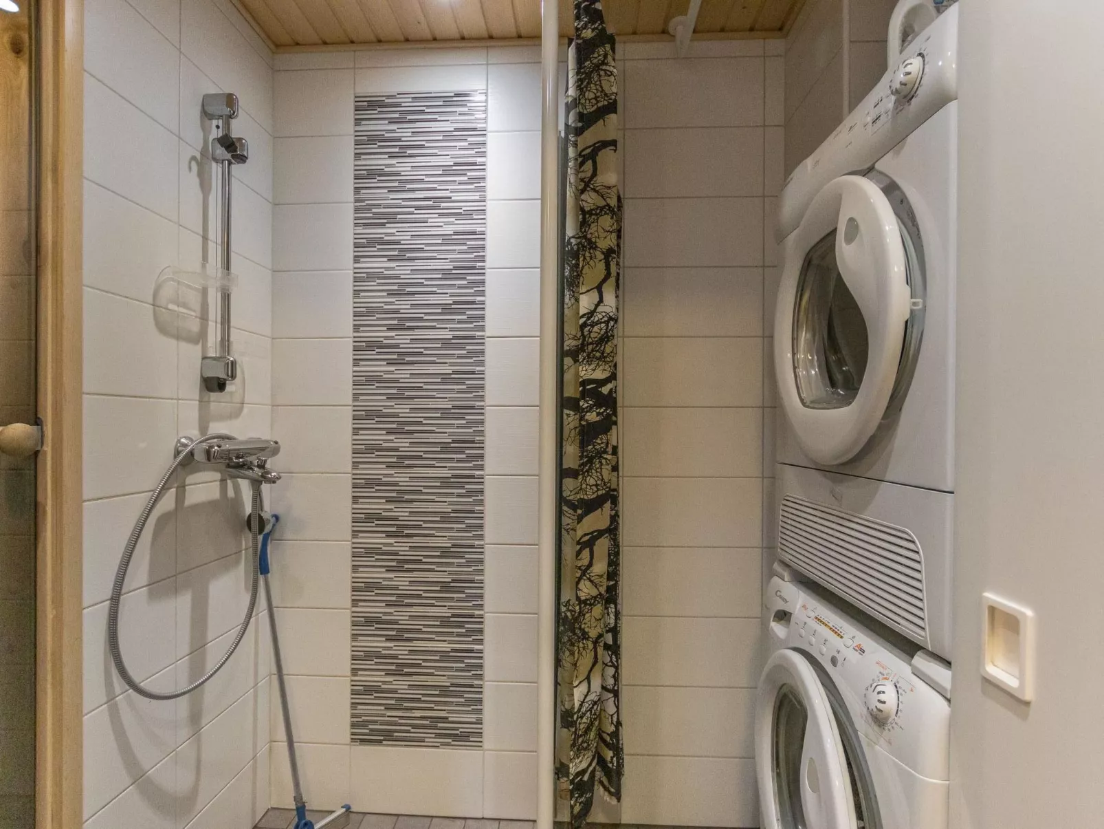 Hil-lak-ka ii as 7-Inside