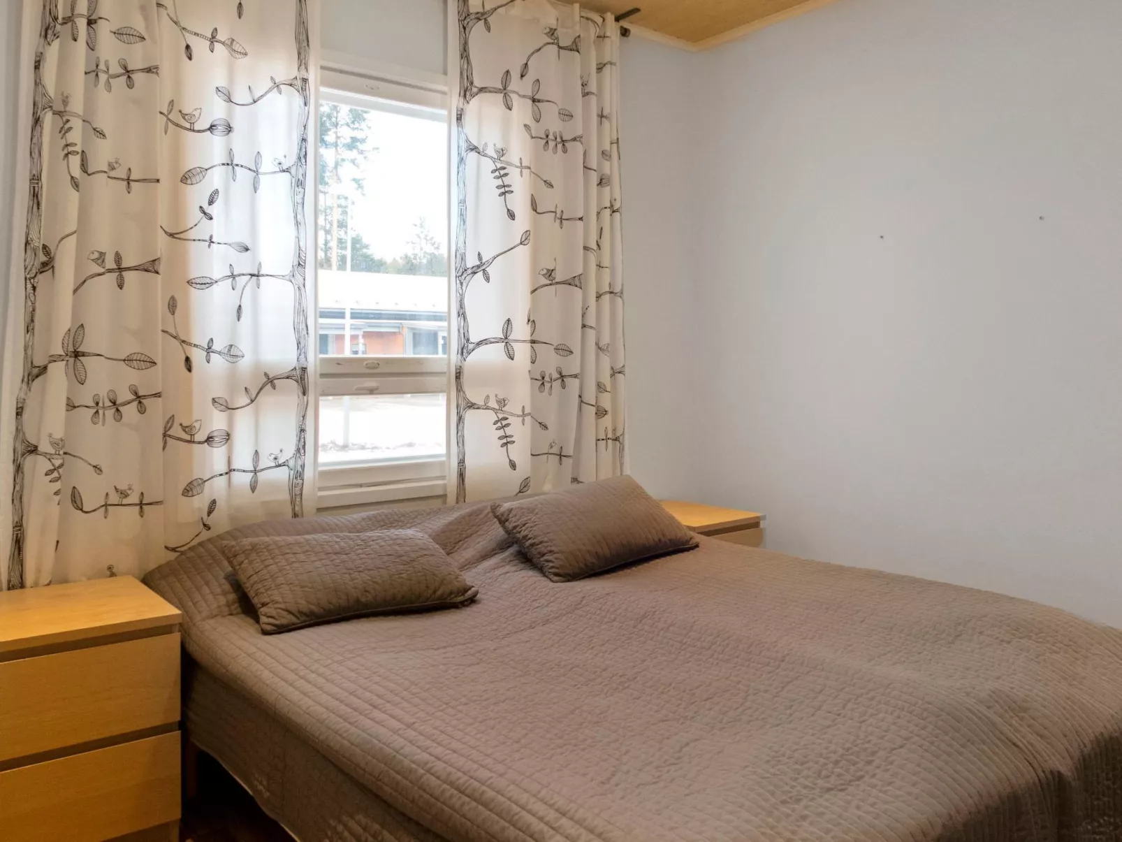 4 seasons b 1-Inside