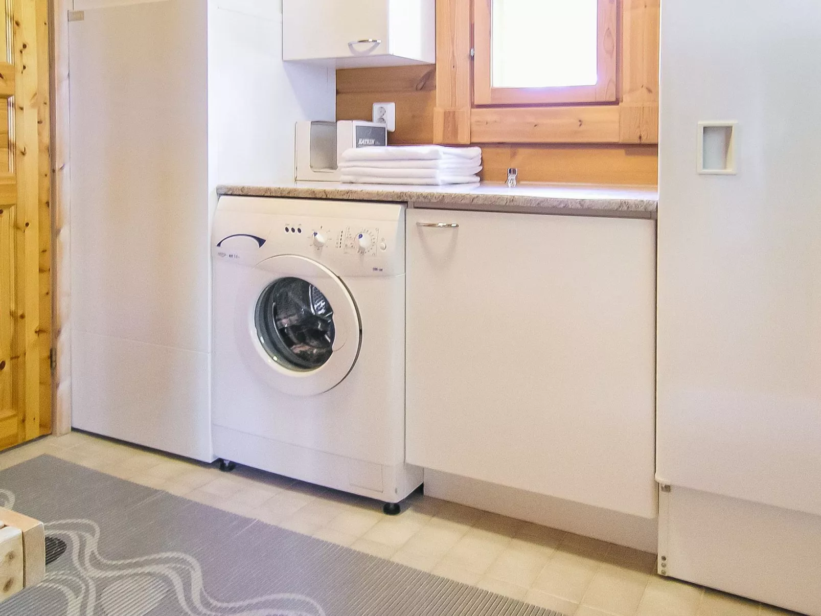 Yläneuvola silta-Dedans