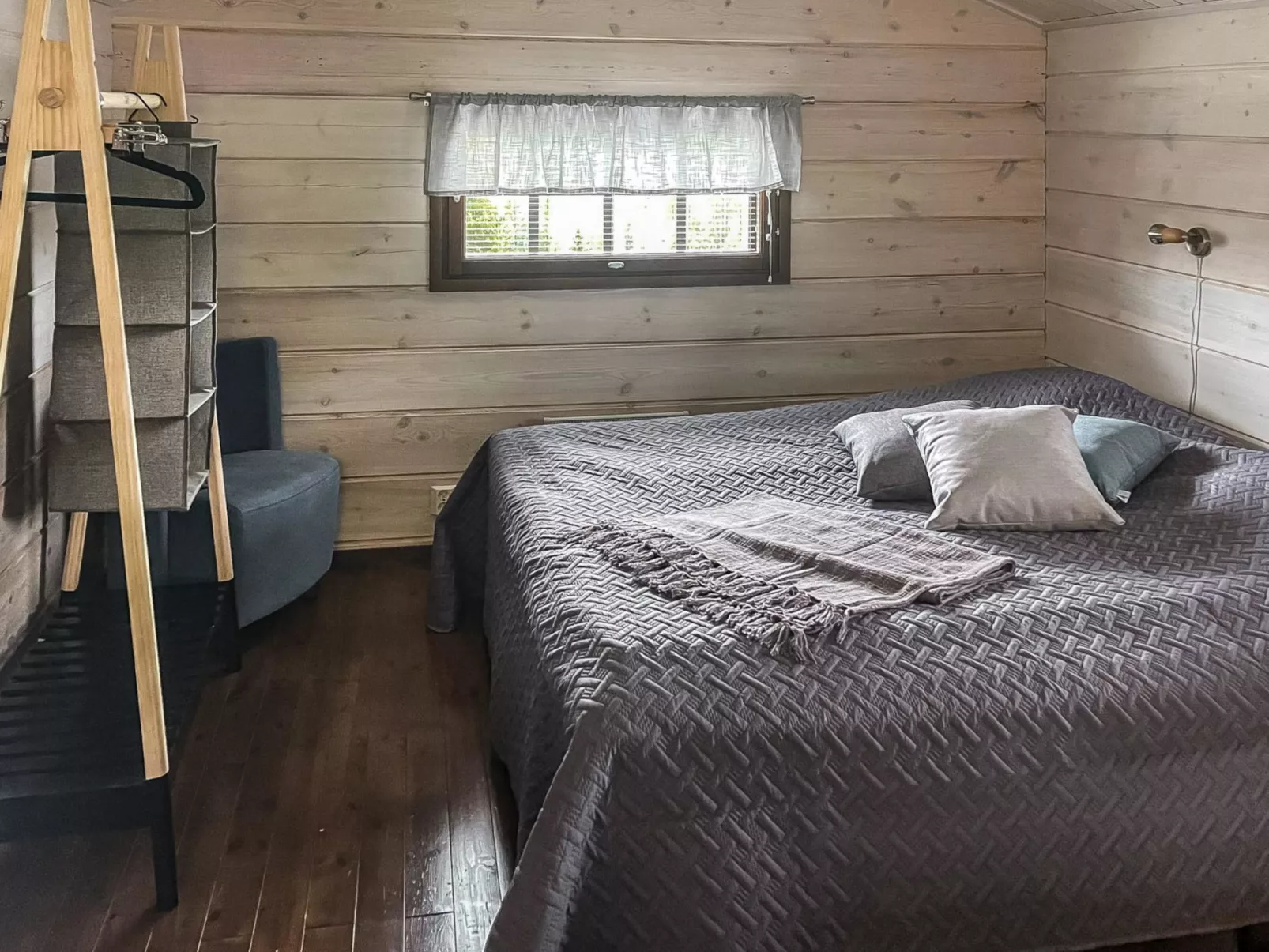 Vuosselinkulma 4-Dedans