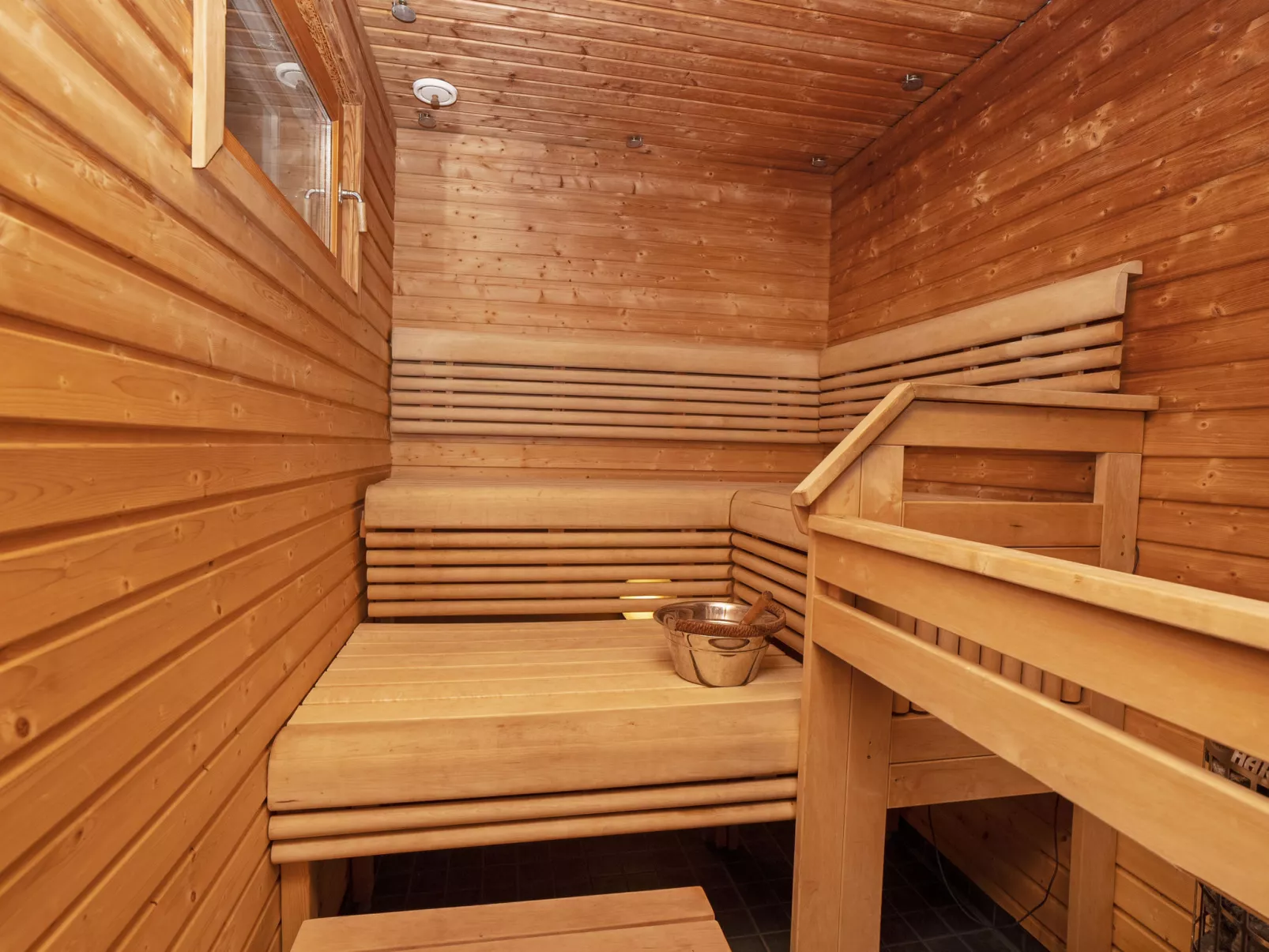 Vuosselin kataja 5-Dedans