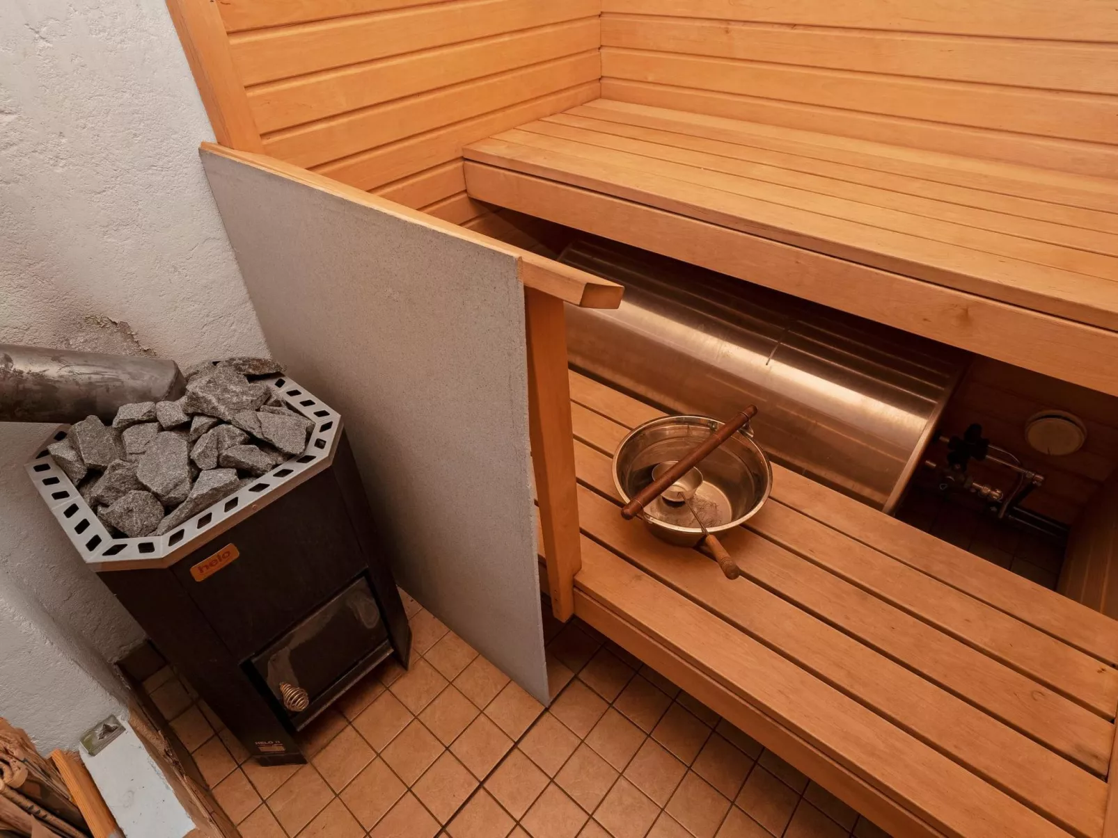 Kaukosaaren ahonrinne-Dedans