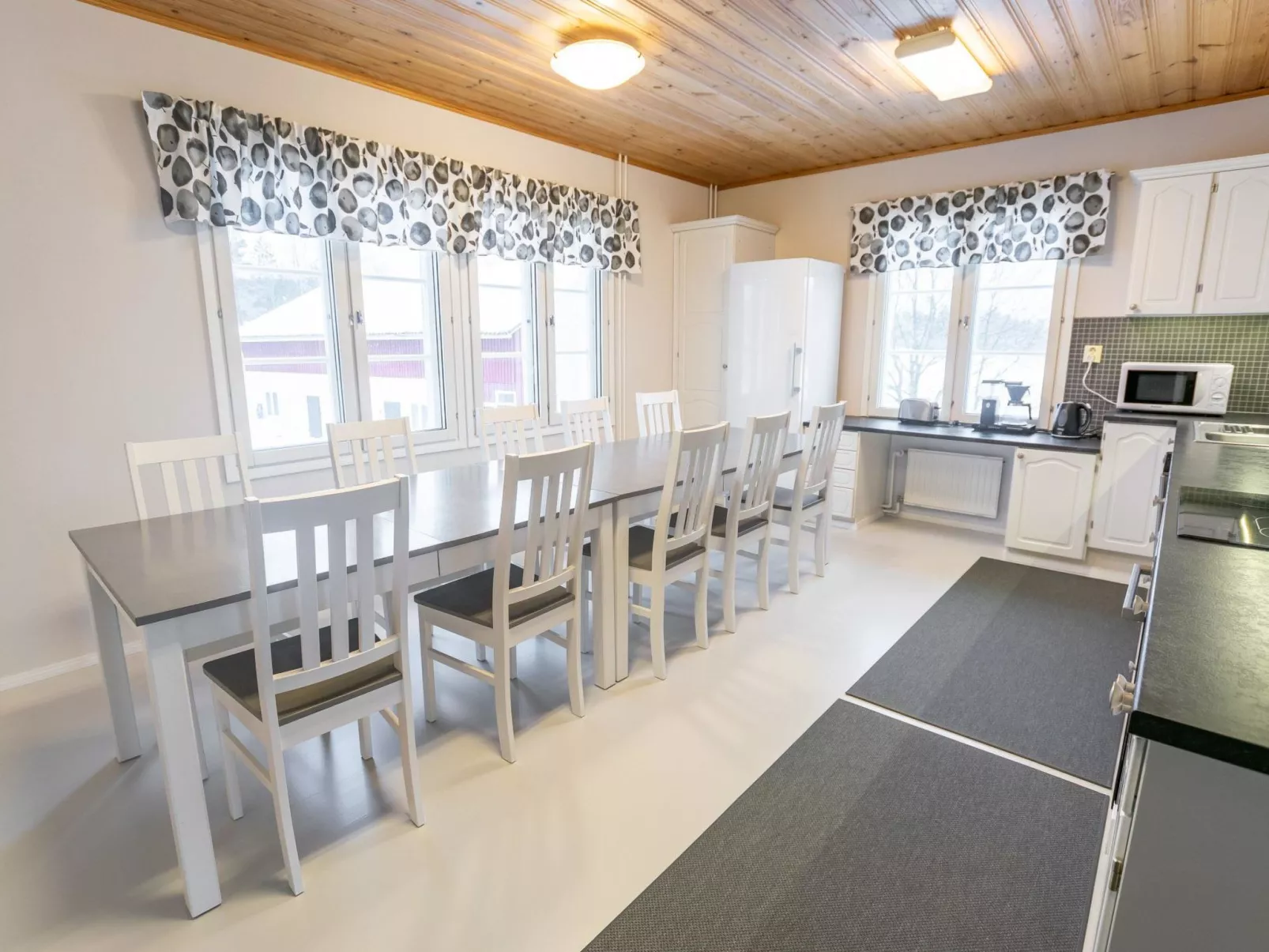 Villa pääsky-Drinnen