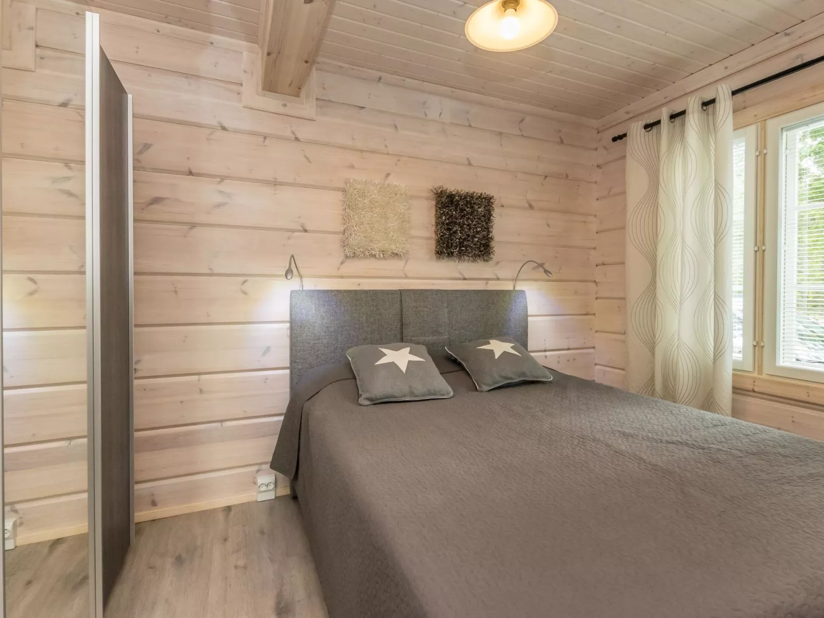 Apilan rauha-Drinnen