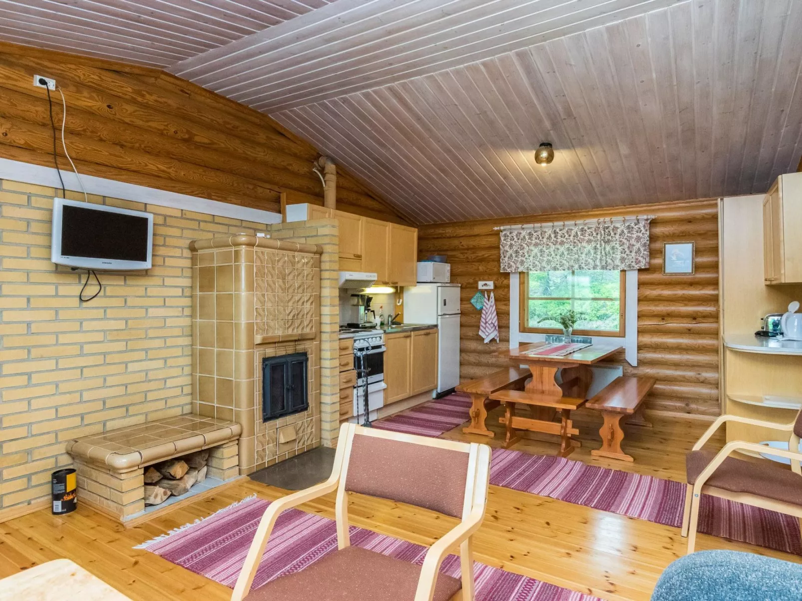 Lohi, cjoe237 a-Inside