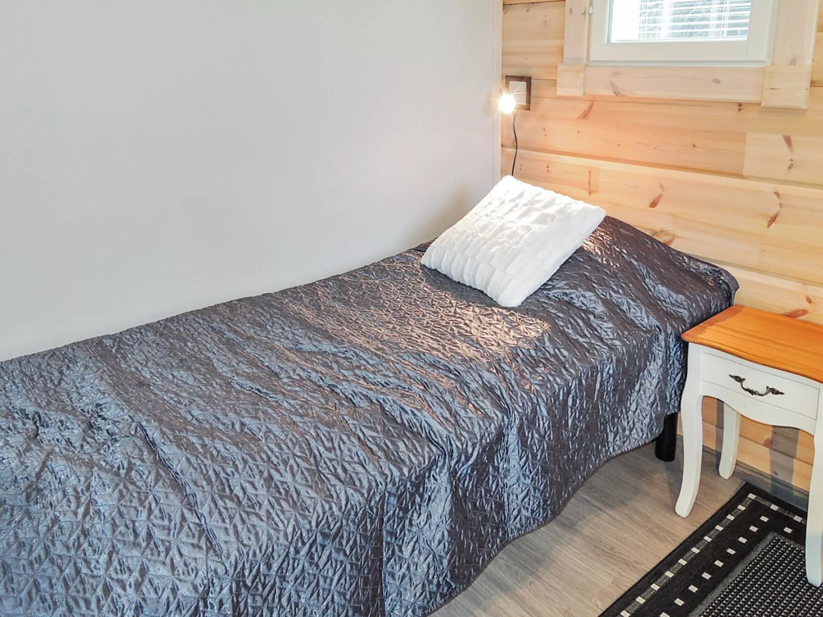 Nesterin helmi-Dedans