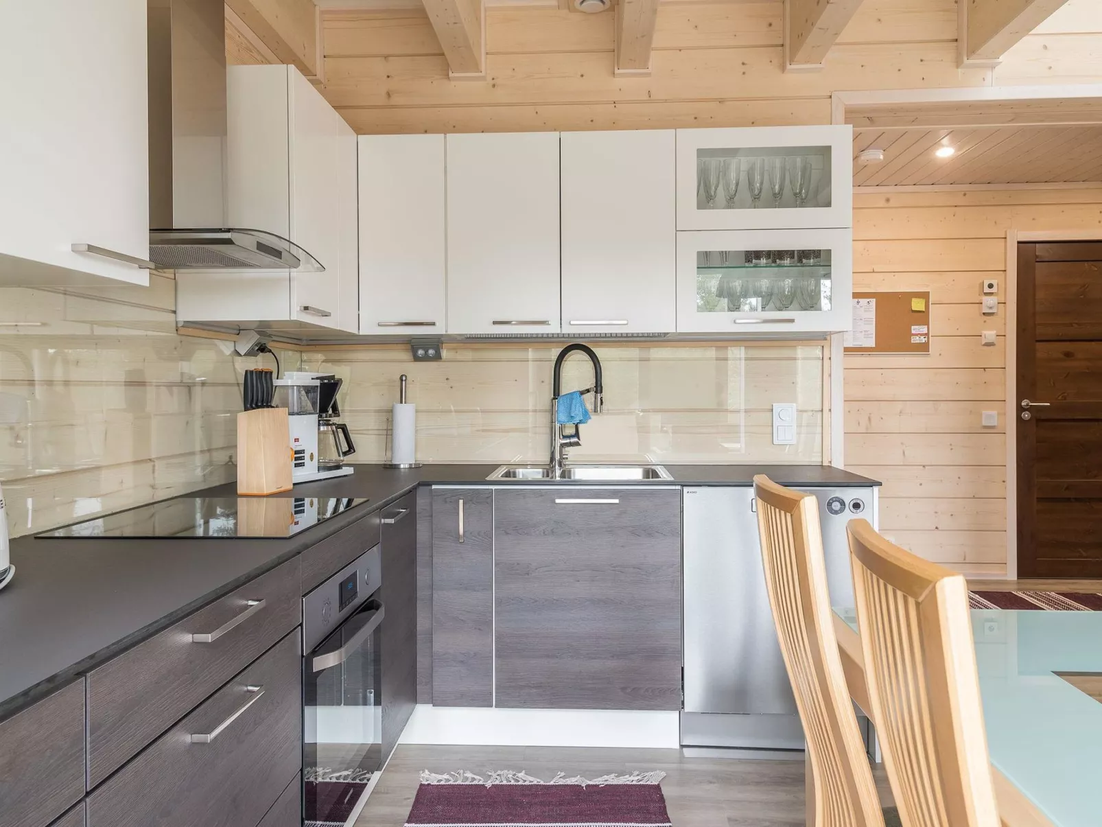 Äkäsmartti b-Dedans