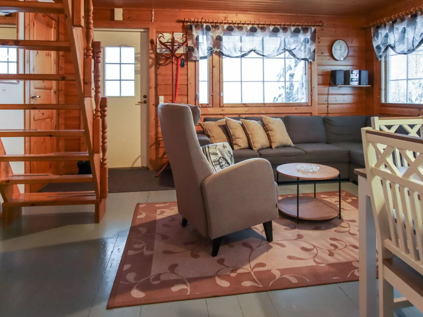 Aurinkoalppi 11a paritalon yläkerta-Dedans