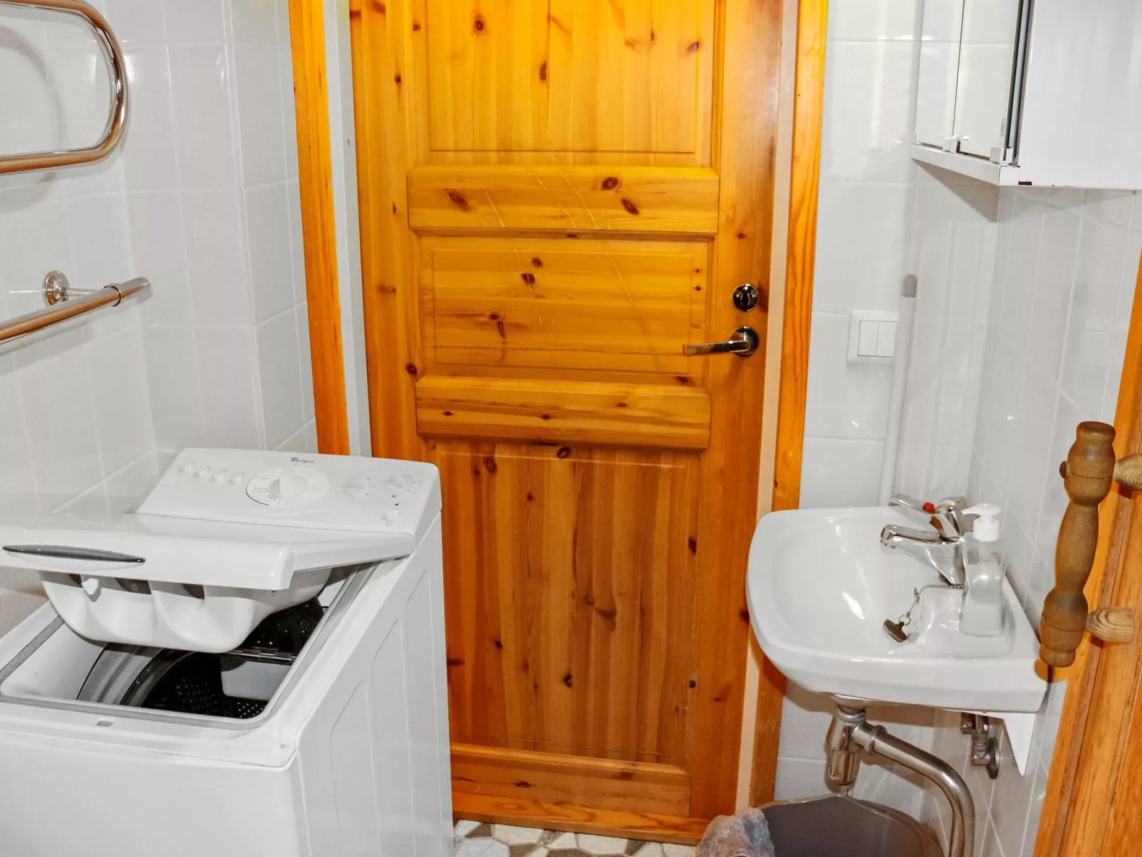 Alppikylä 8b paritalo-Drinnen