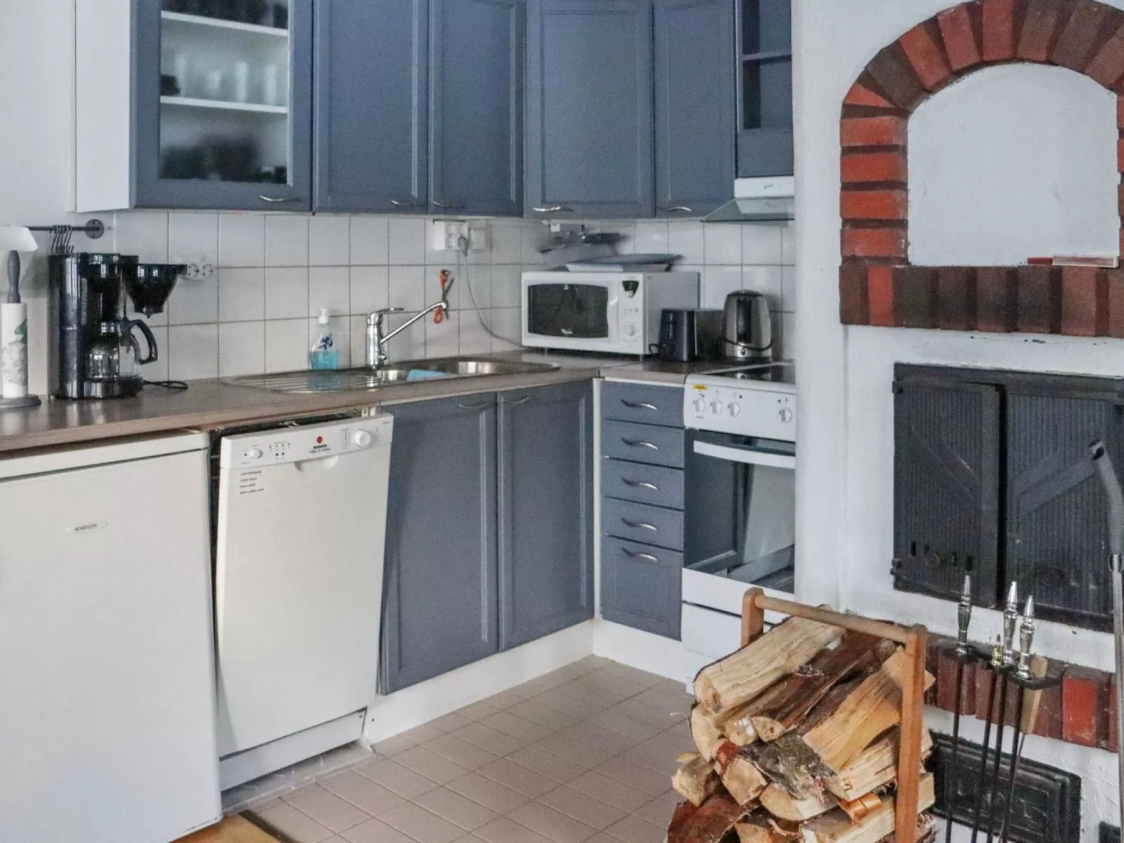 Hallantytär b3 paritalo-Inside