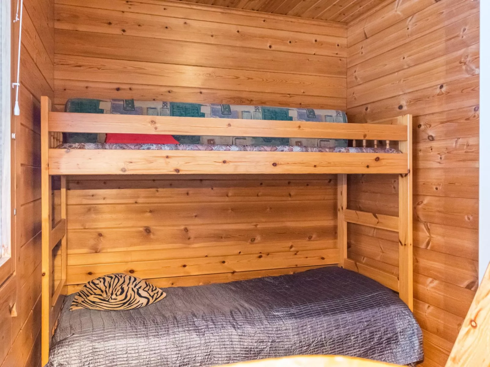 Kulma-alpit a paritalon yläk-Inside