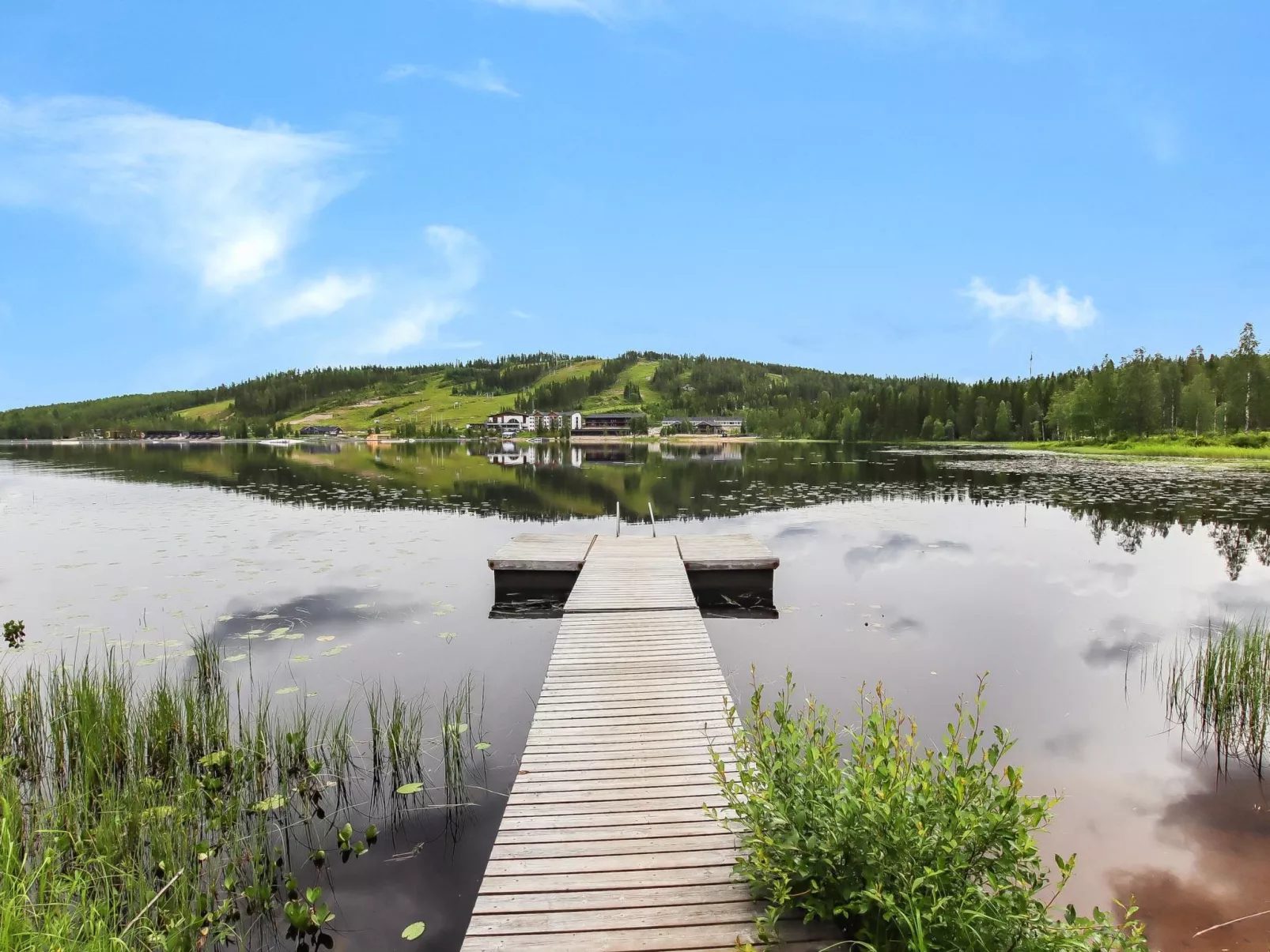 Taukotuli 4 paritalon alakerta-Dedans