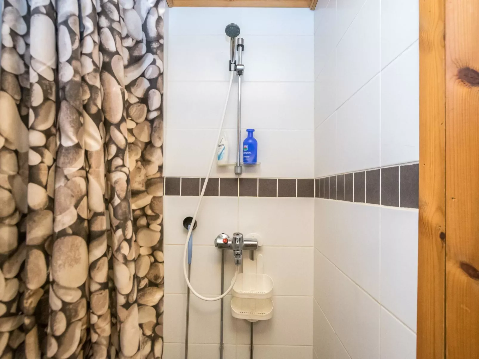 Ukkoloma b paritalo-Drinnen