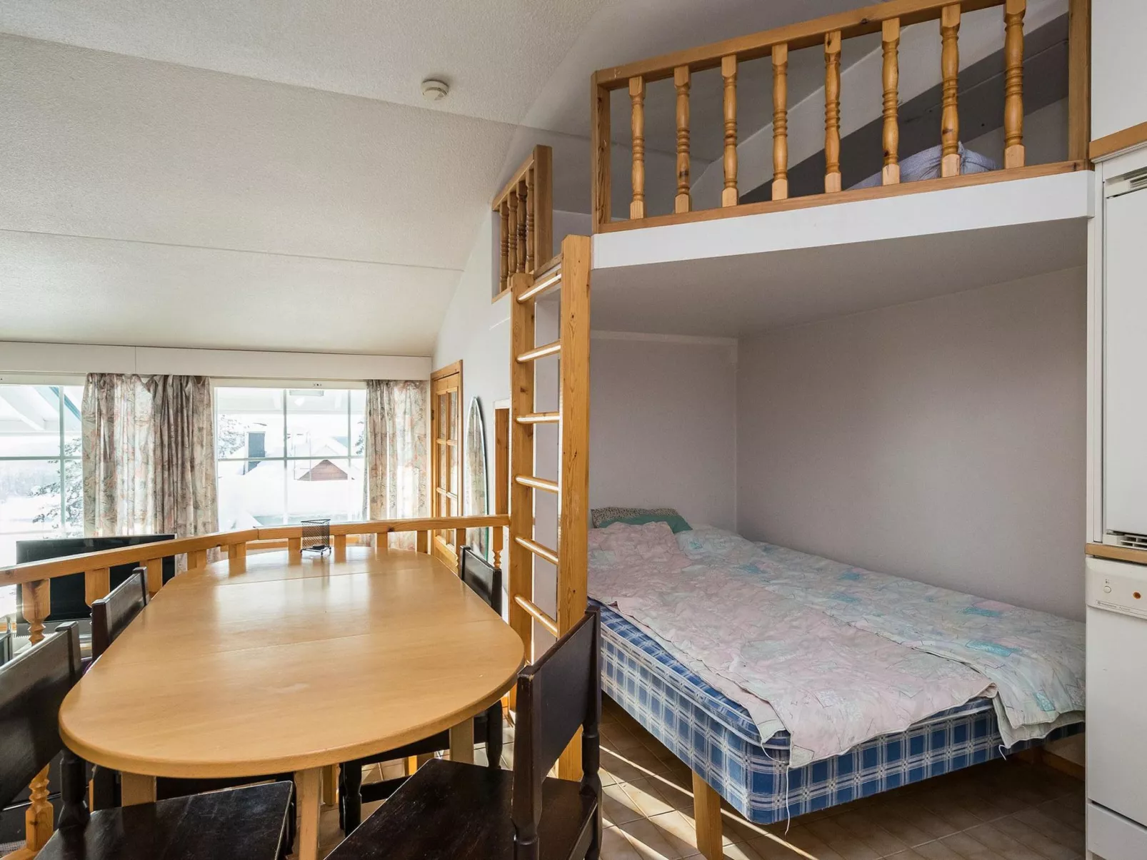 Ukonpuoti b13 kerrostalo-Dedans