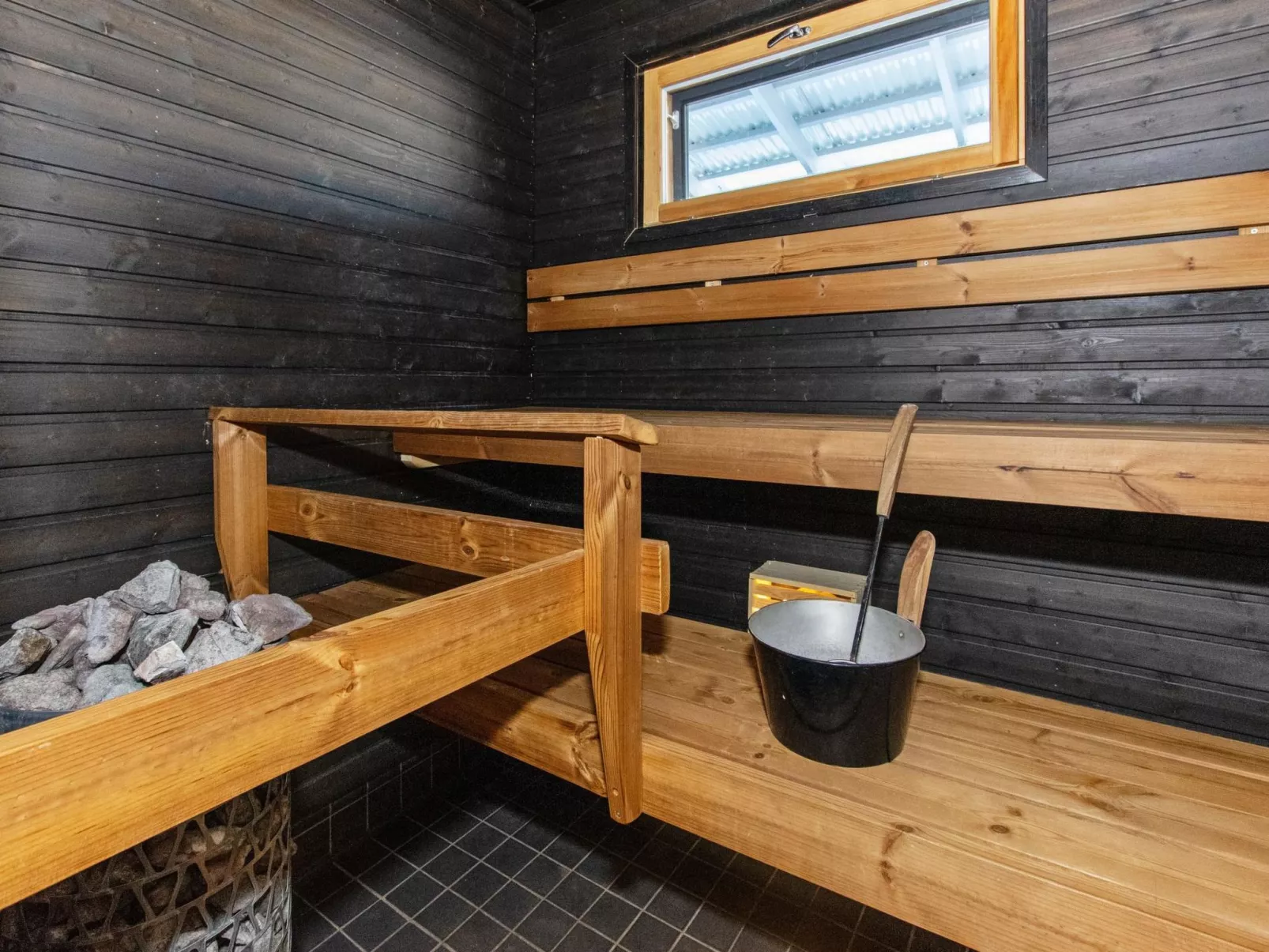 Skivillas 78 ukkohalla (7)-Drinnen