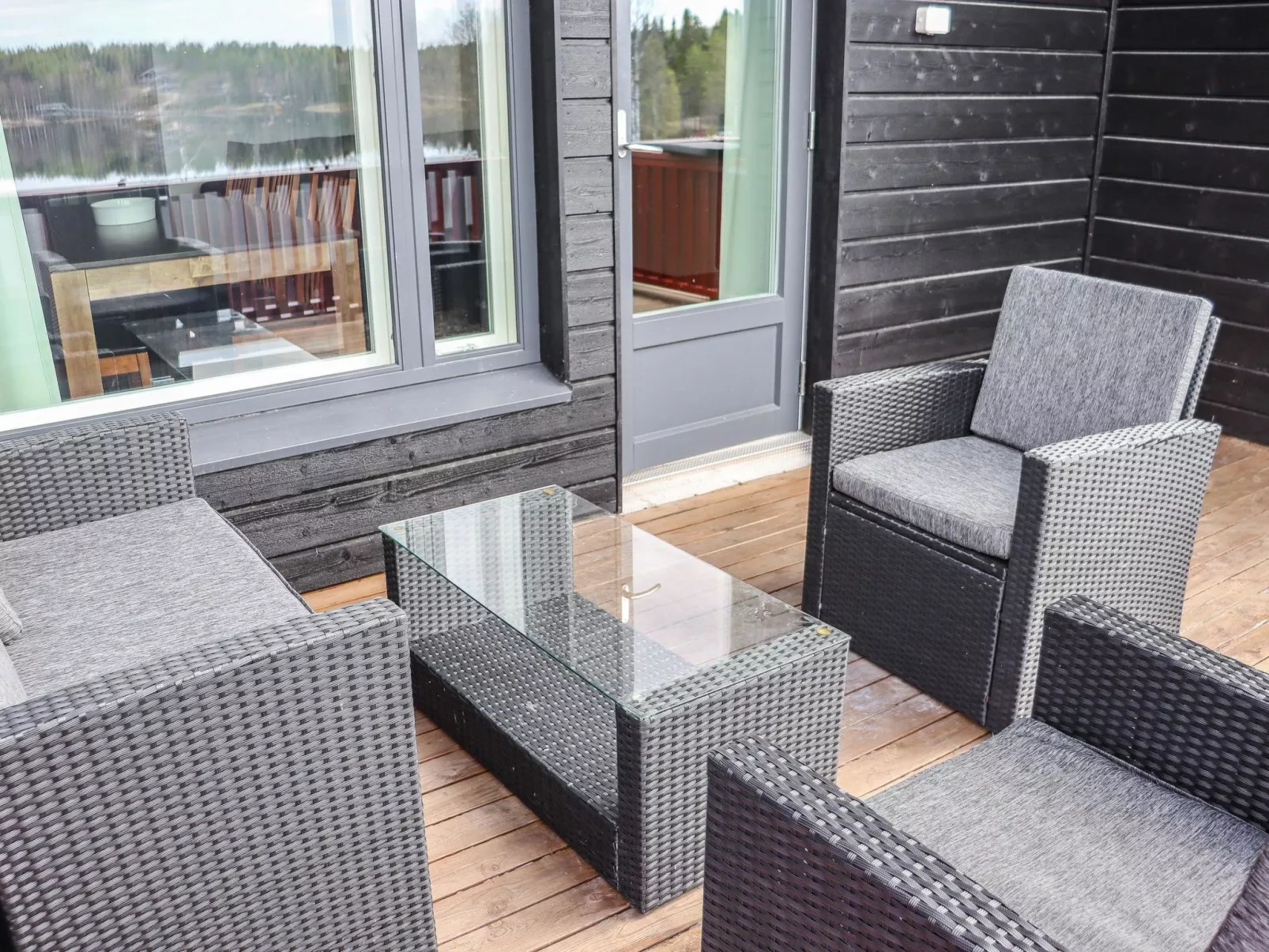 Skivillas 47 ukkohalla (a7)-Dedans