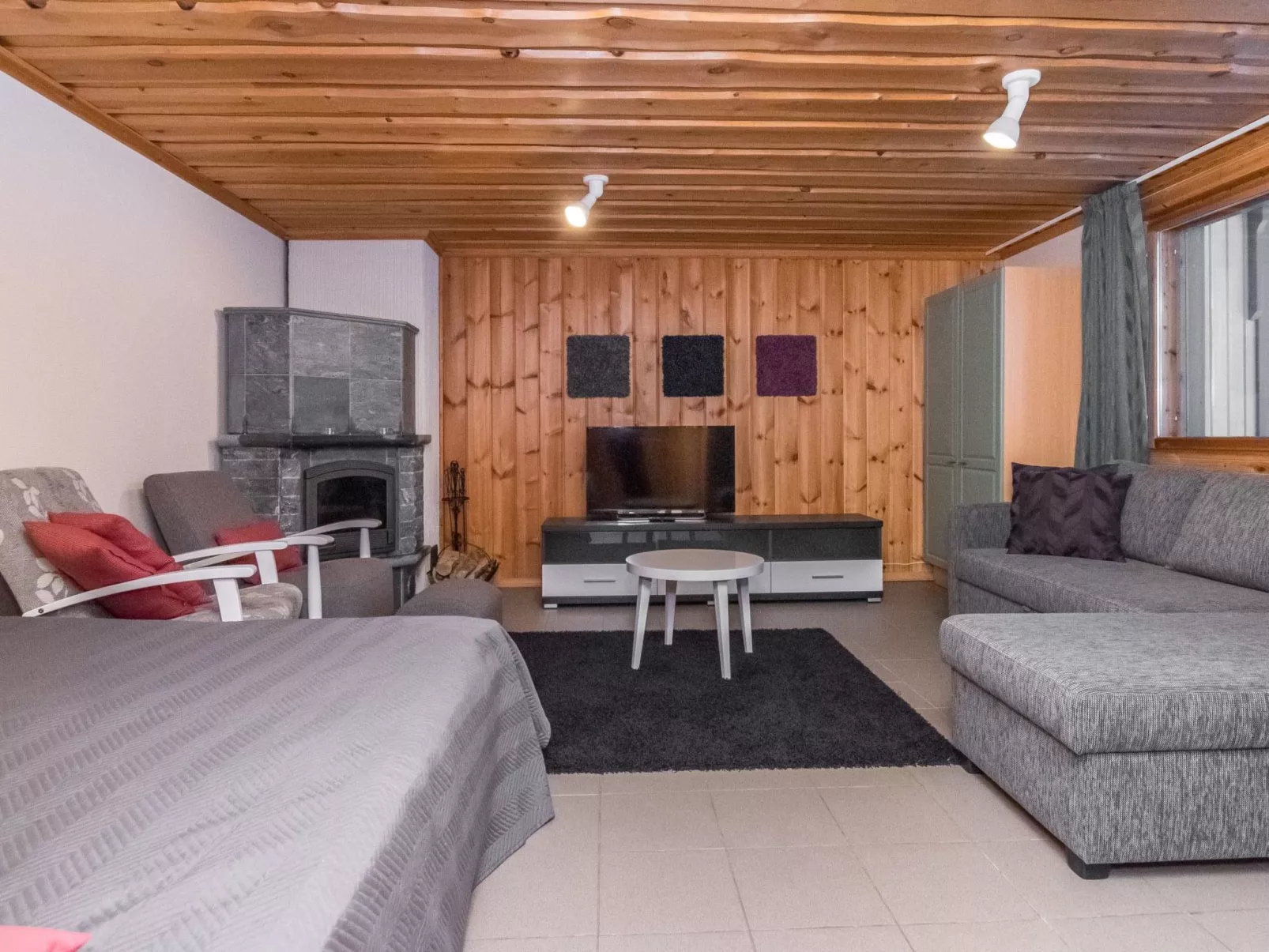 Karhunpesä b-Dedans