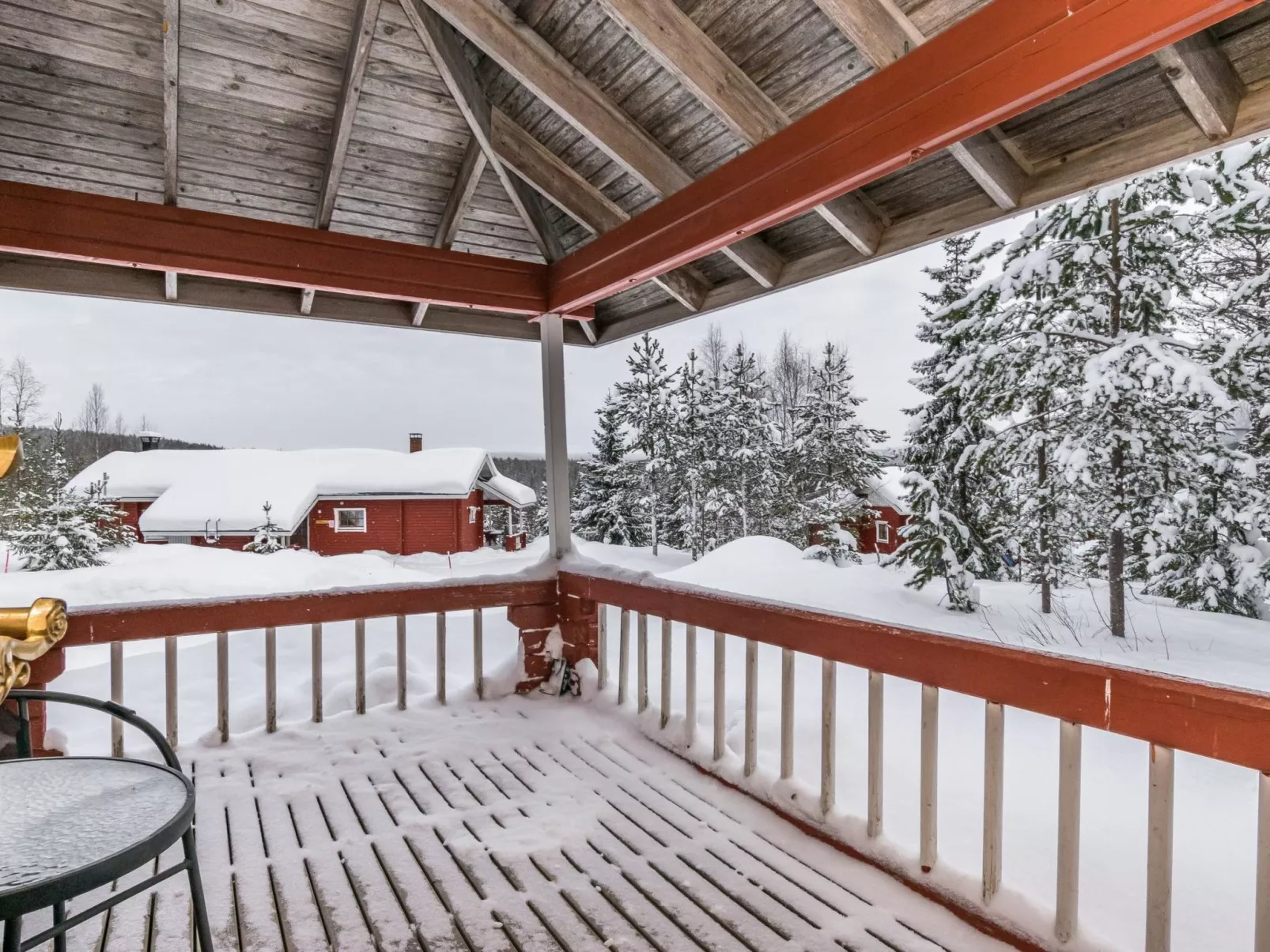 Lomapesä 10a-Dedans