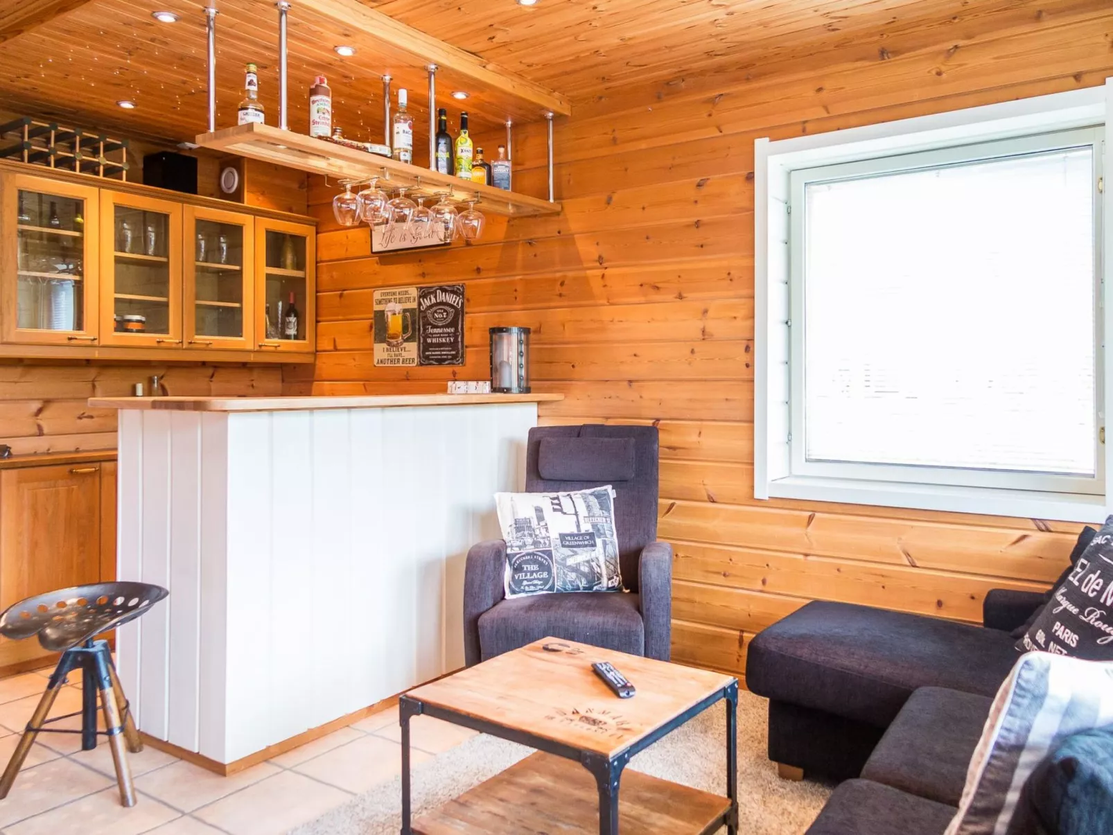 Tahkon rantatupa 7 b-Dedans