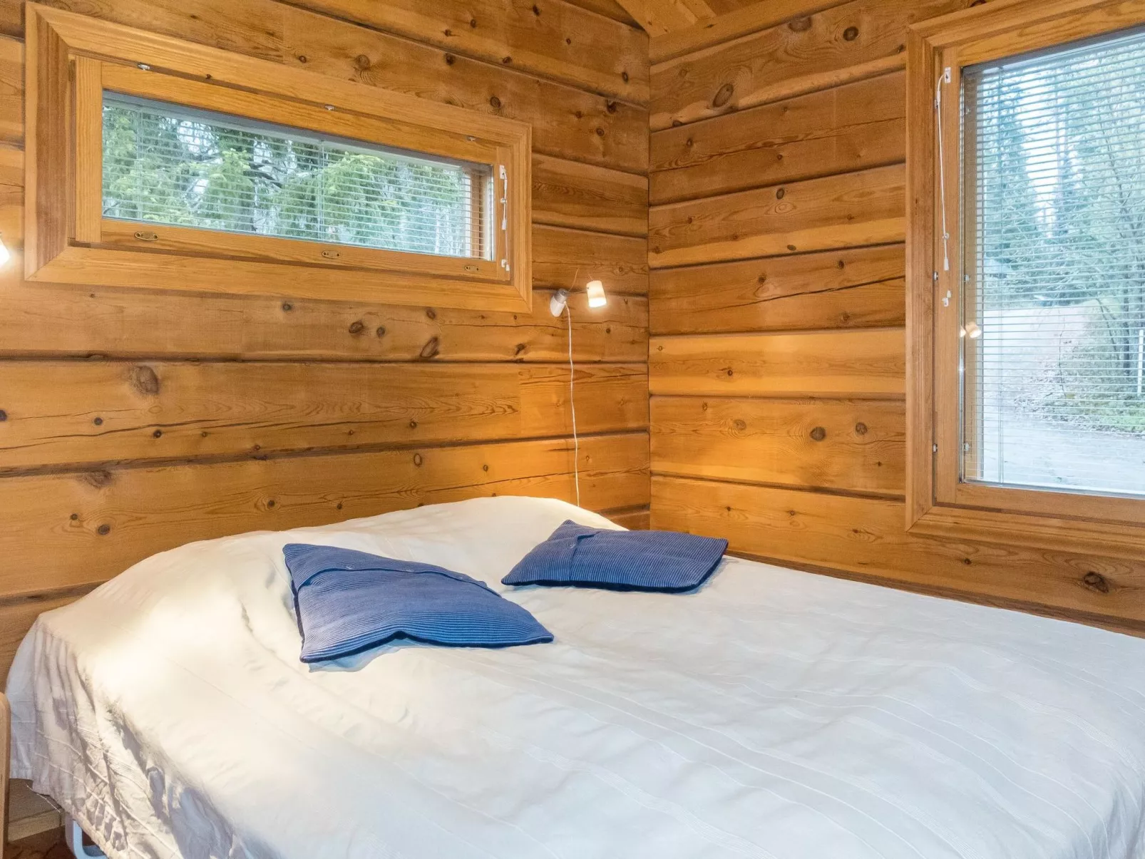 Sallan lumous a-Dedans