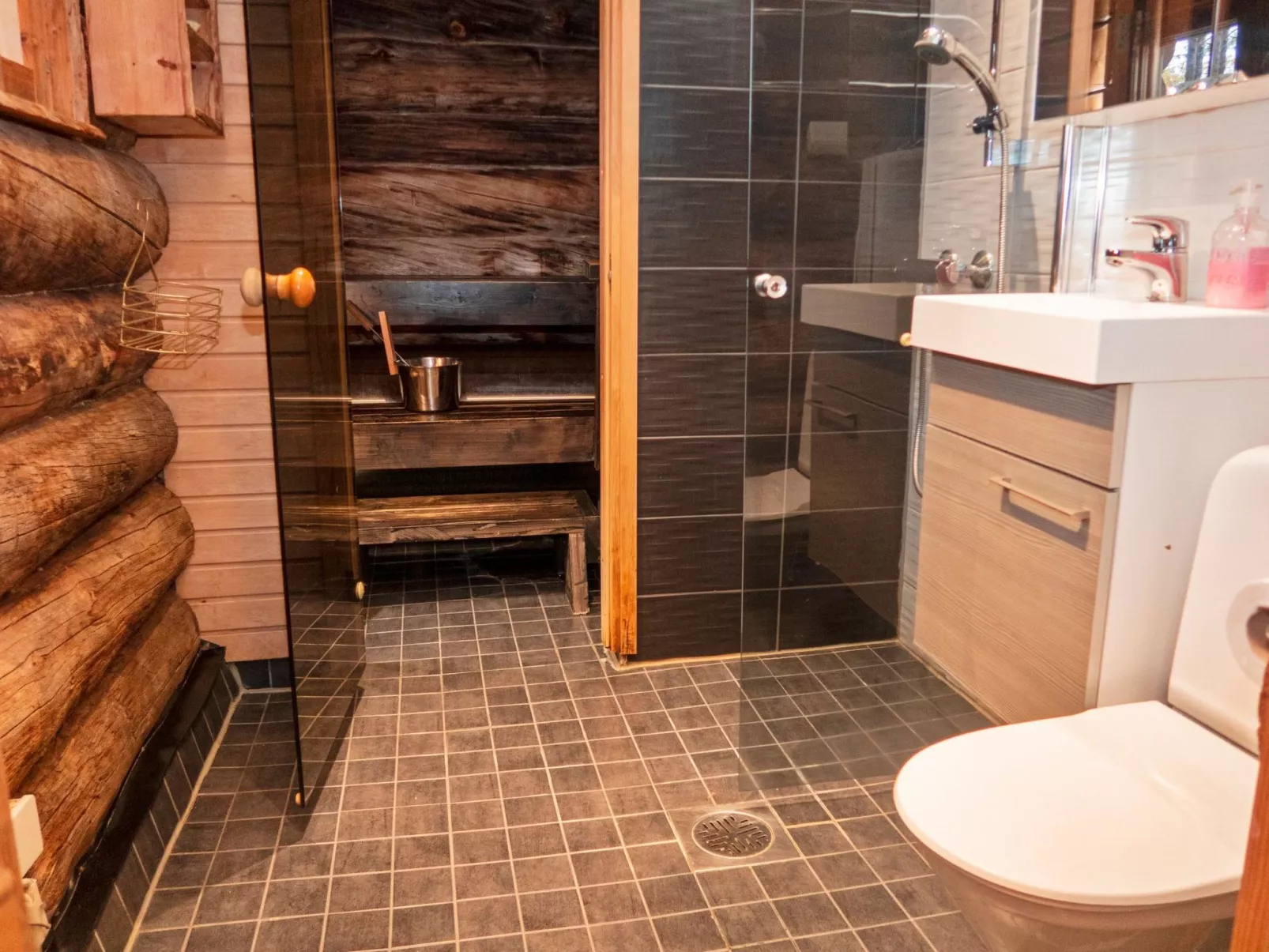 Hakojärven kelomajat 2-Dedans