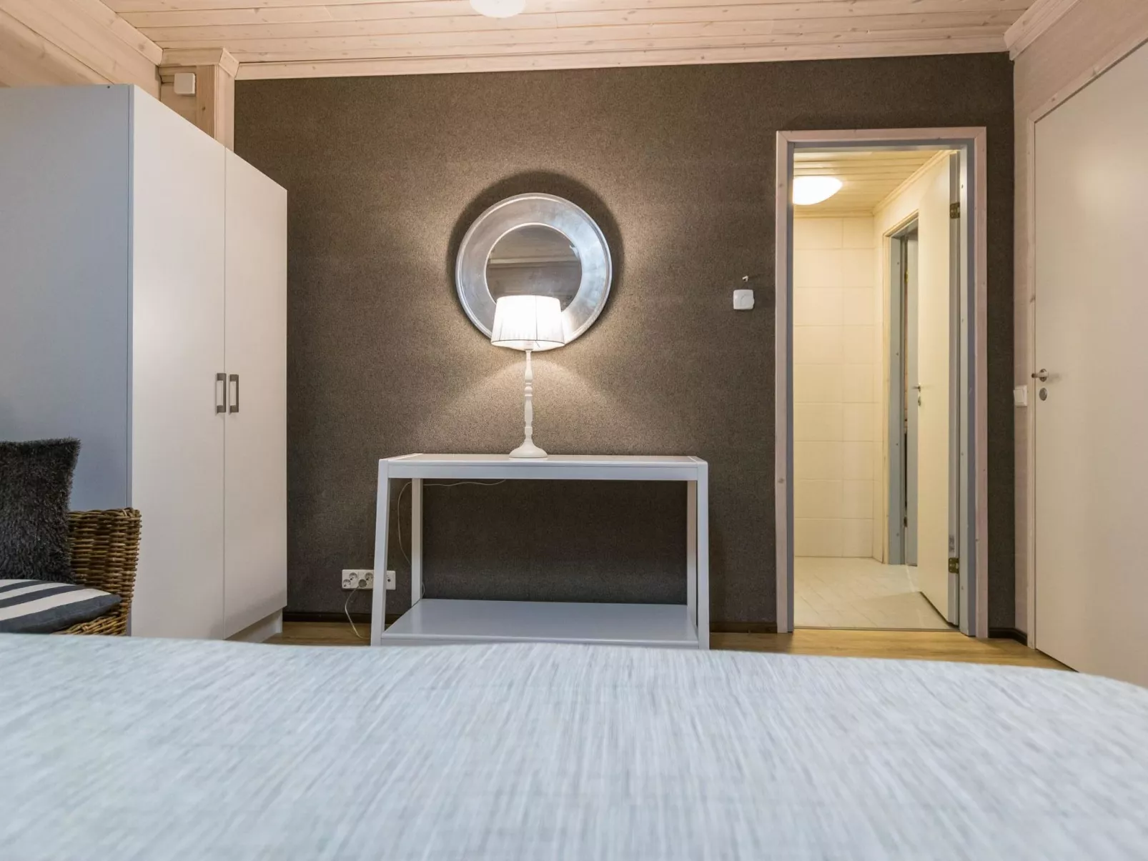 Sinisen tien helmi-Drinnen