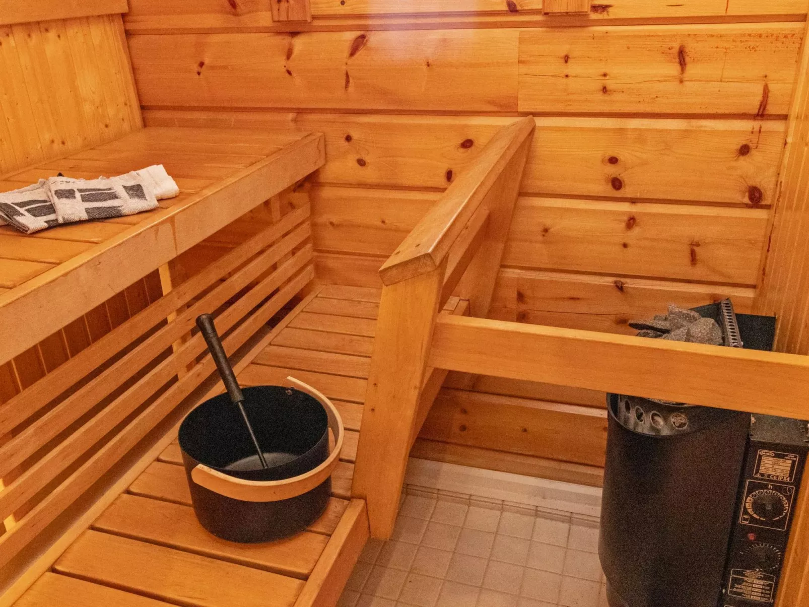 Tintin mökki-Inside