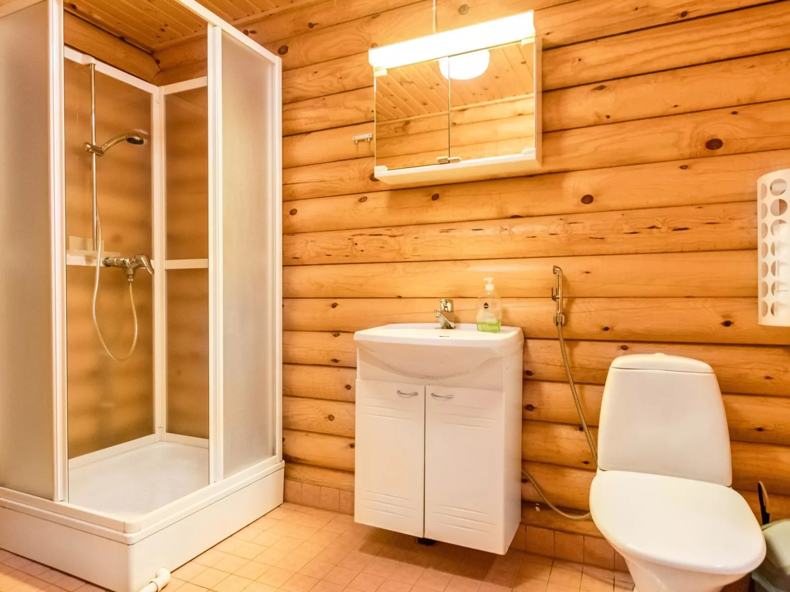 Kilpolan karoliina-Dedans