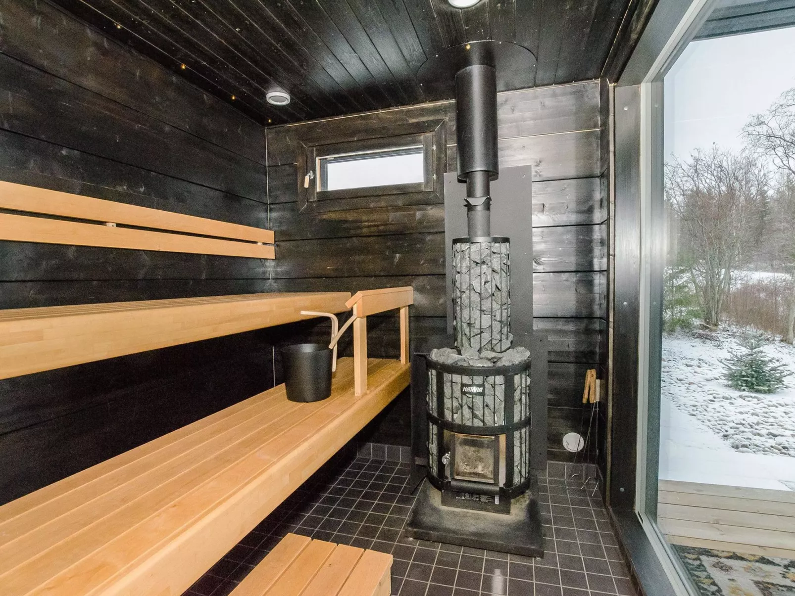 Lakeside villa-Dedans