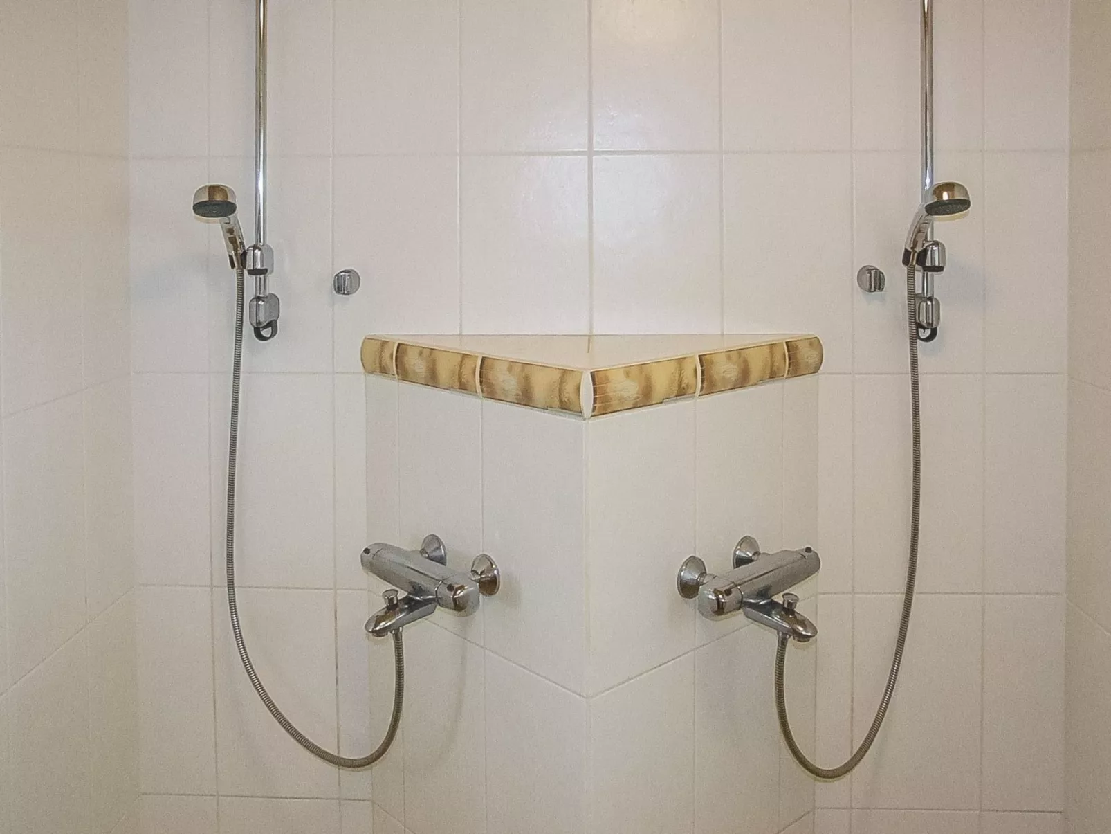 Hankipolku 4c-Inside