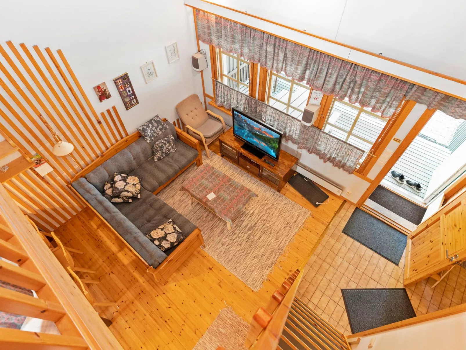 Lomakivakka b6-Dedans