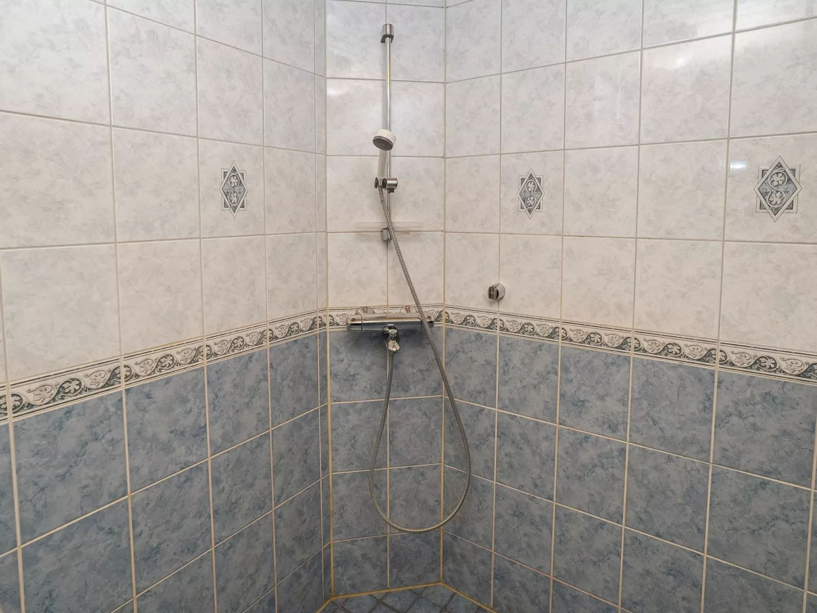 Kinostupa 2a (18)-Drinnen