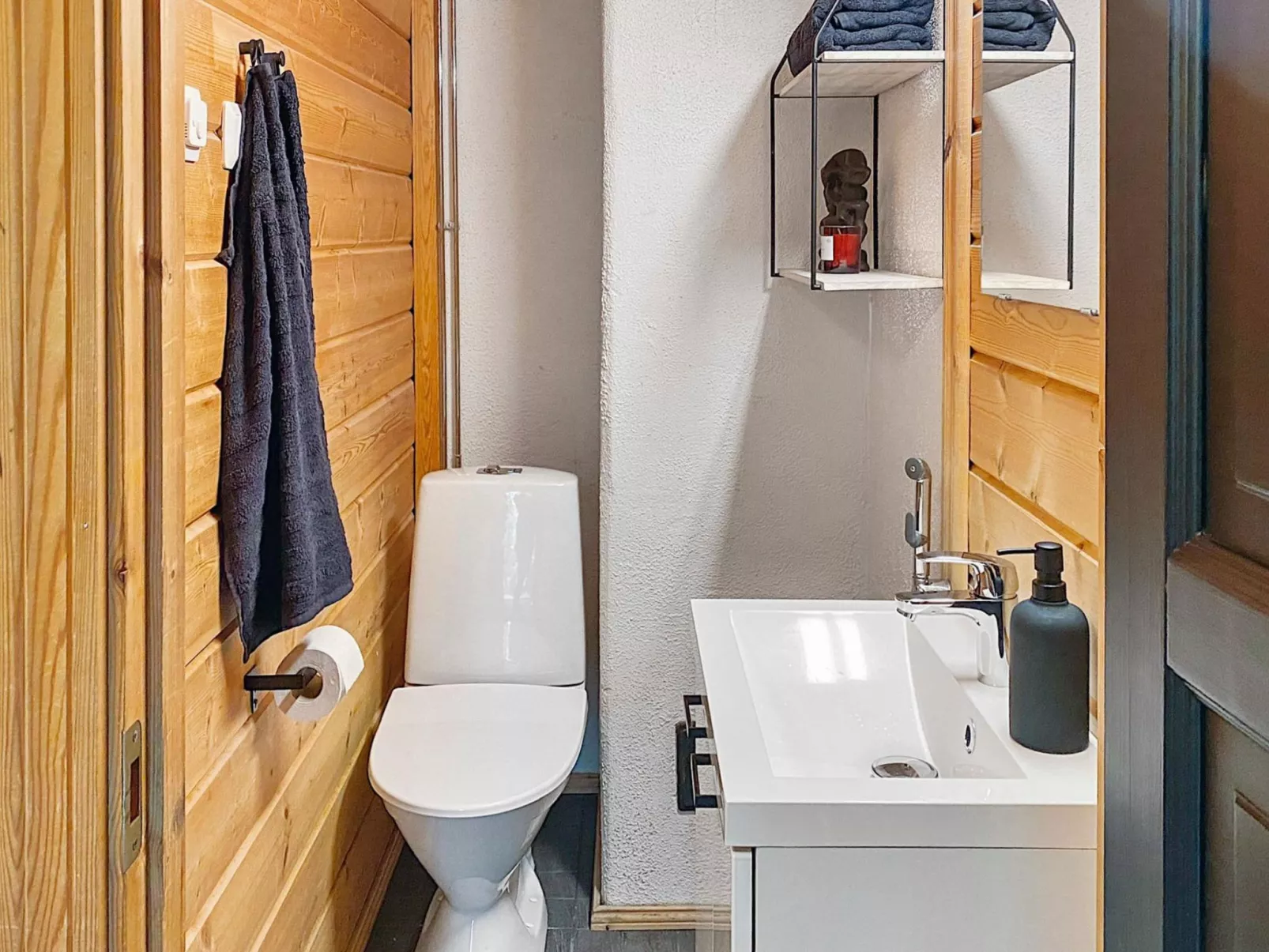 Uolevintie 39b-Dedans