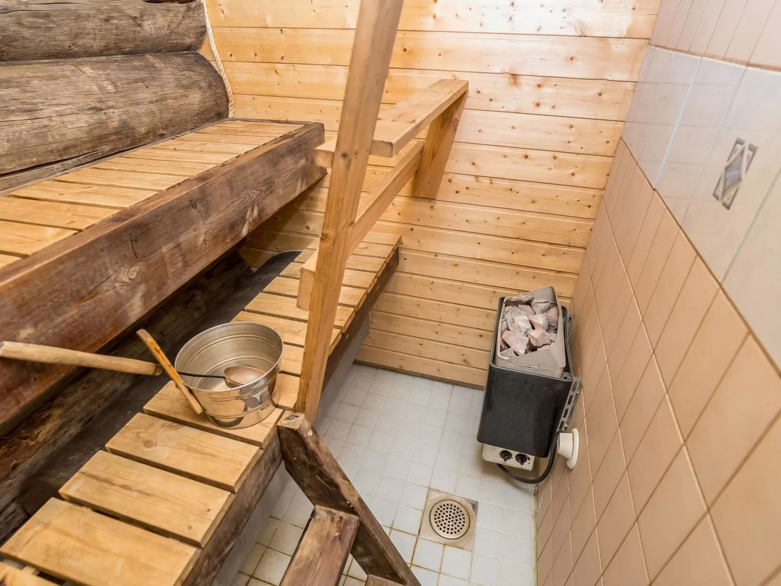 Pajalan honka-Dedans