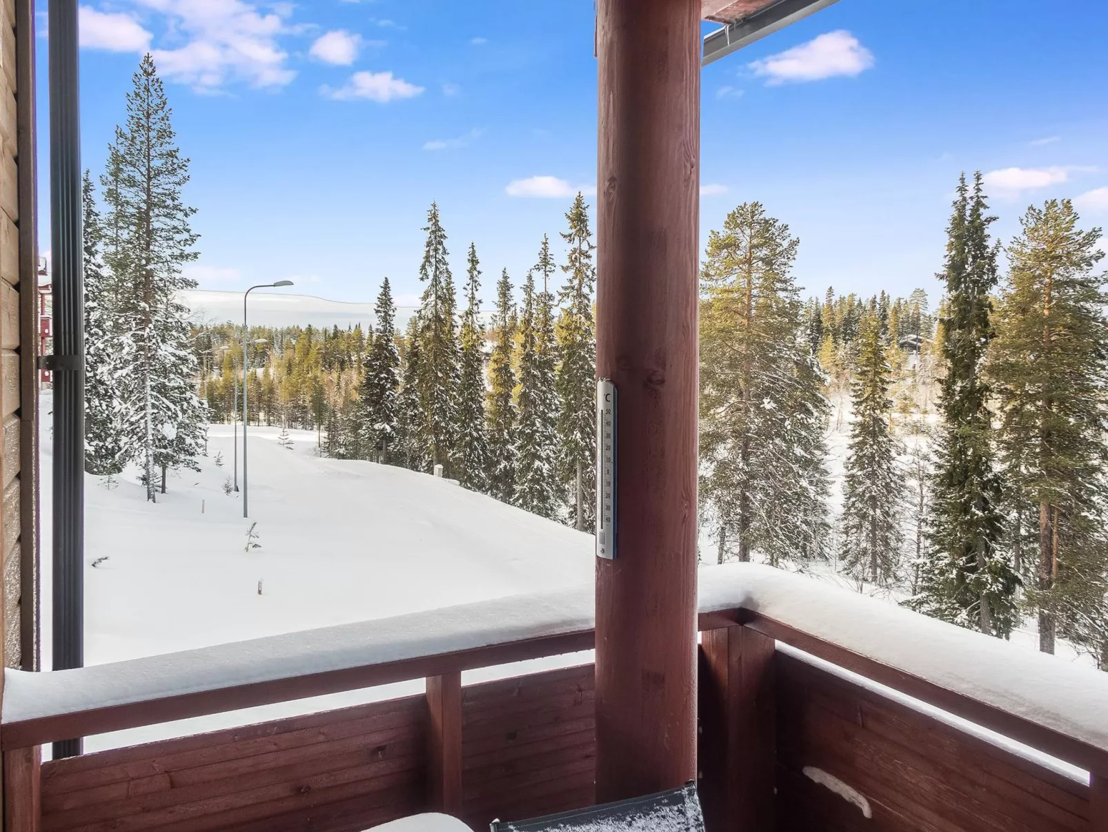 Länsirinne b5-Drinnen