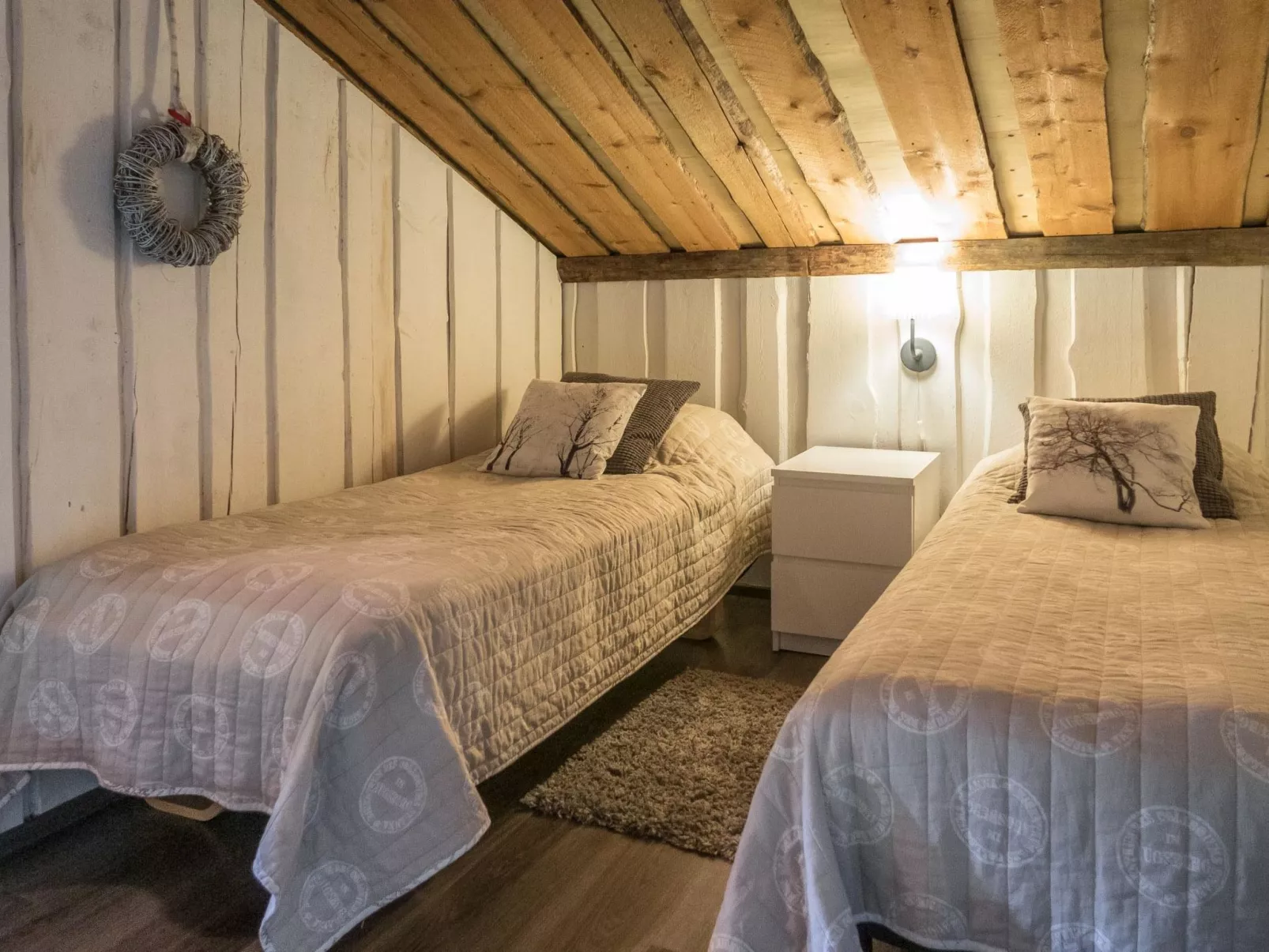 Vuokatinportti a4-Inside