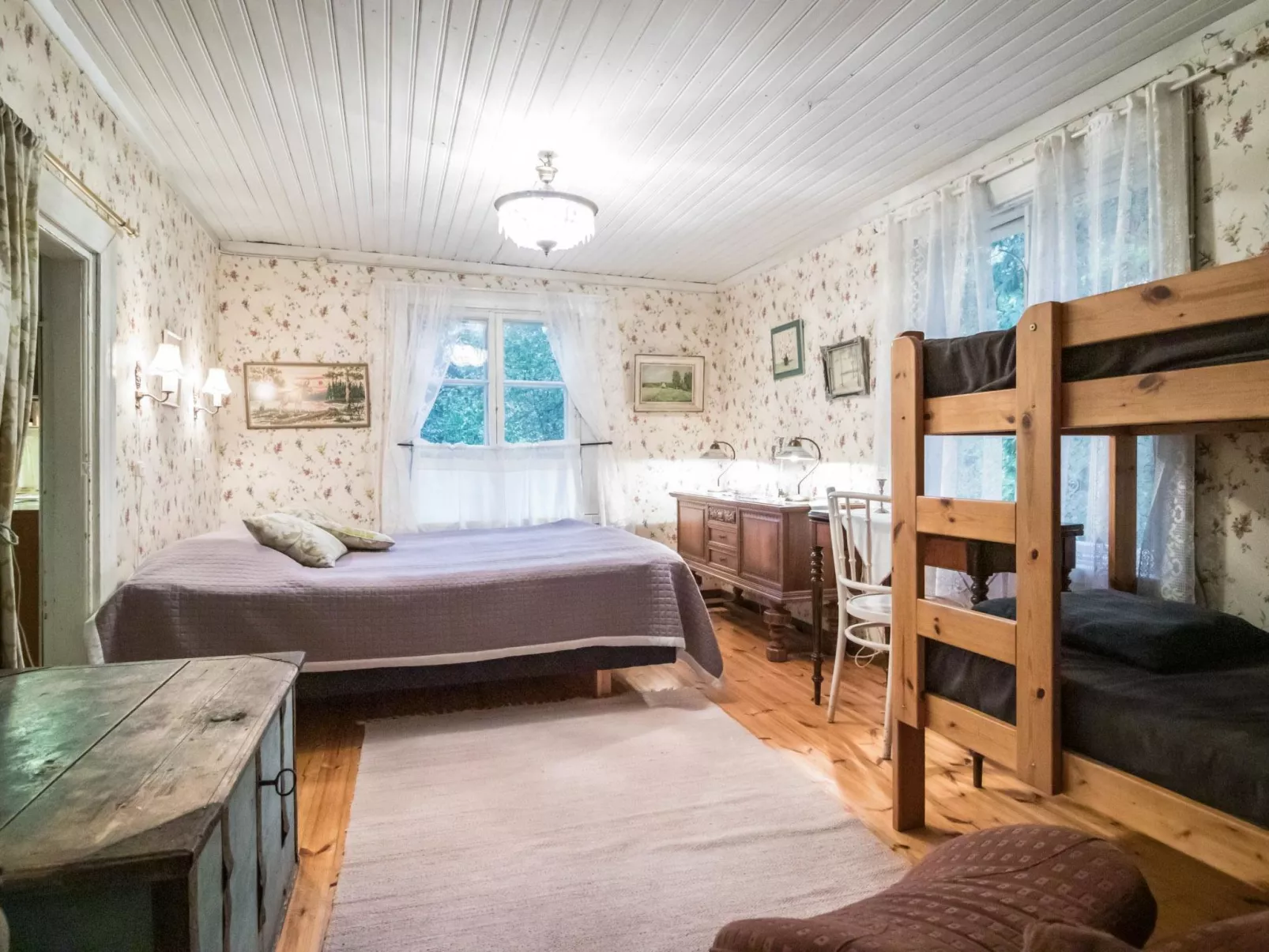 Puutarhurin mökki-Dedans