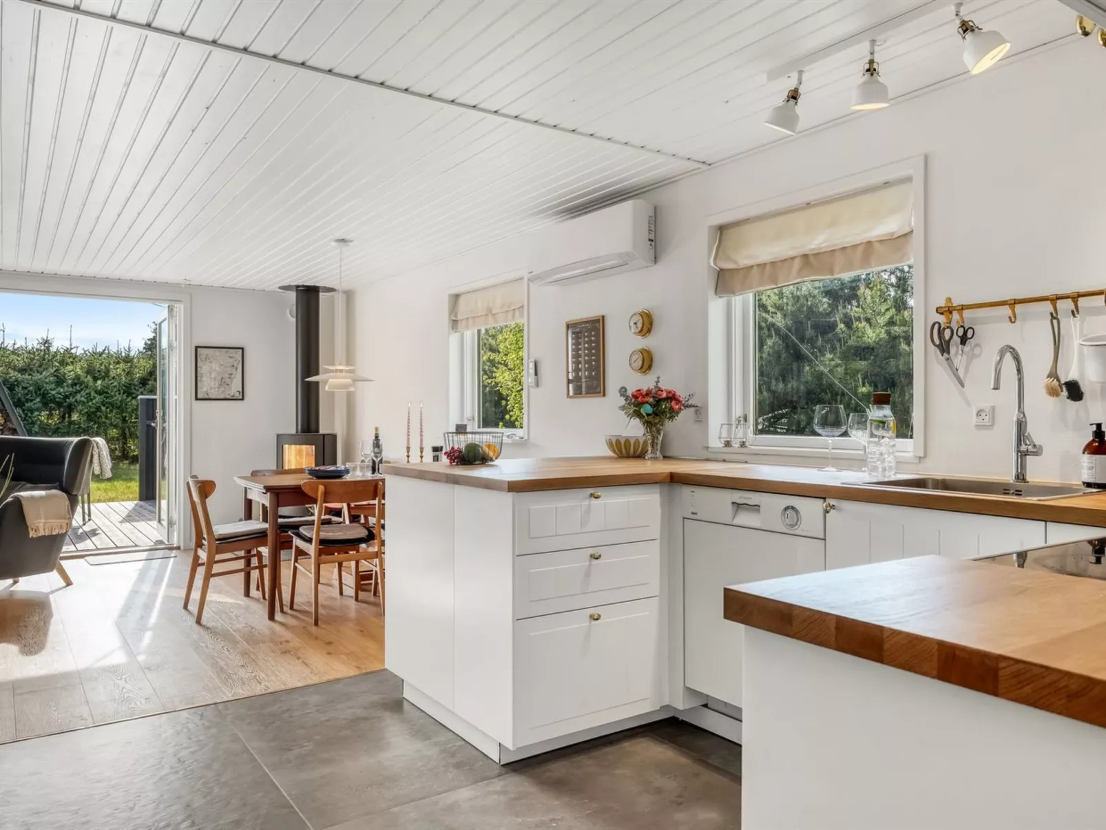 "Toralf" -  from the sea-Drinnen