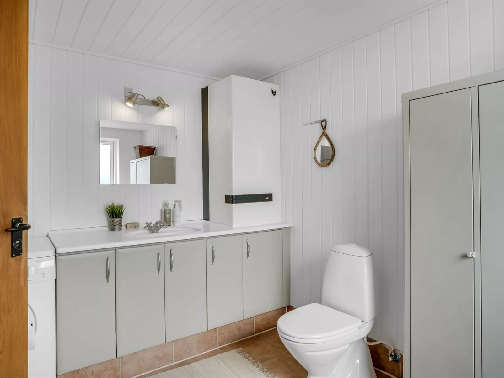 "Lenya" - 300m to the fjord-Inside