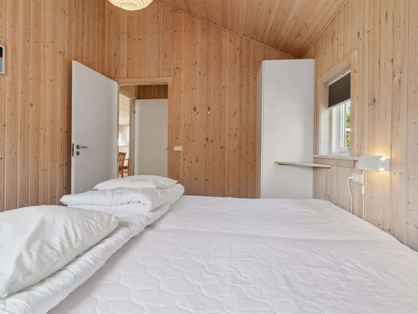 "Edna" - 500m from the sea-Drinnen