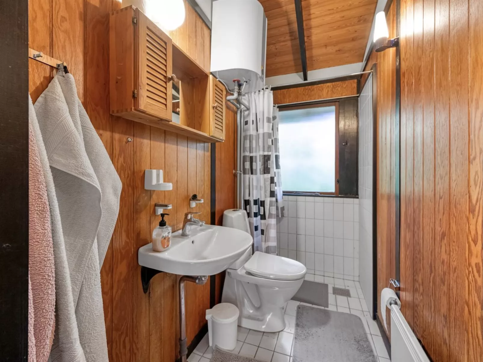 "Aatos" - 150m from the sea-Drinnen