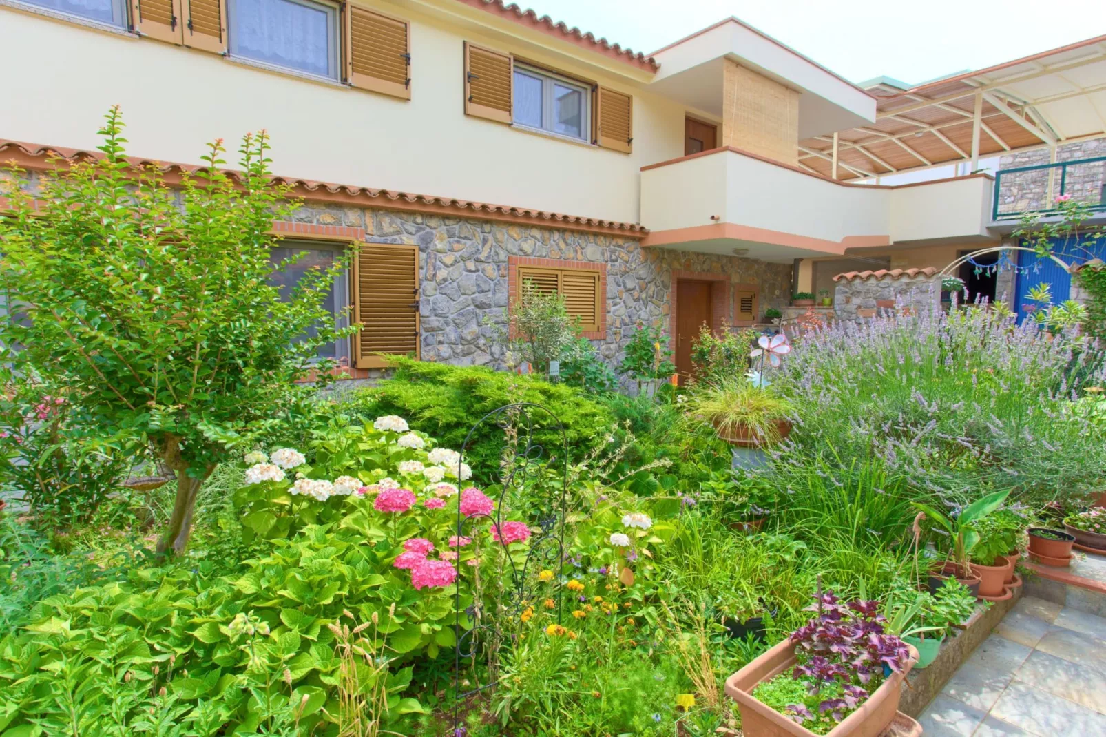 Superb Lovran Apartments with Sea Views - One Bedroom Apartment with Balcony-Im Freien