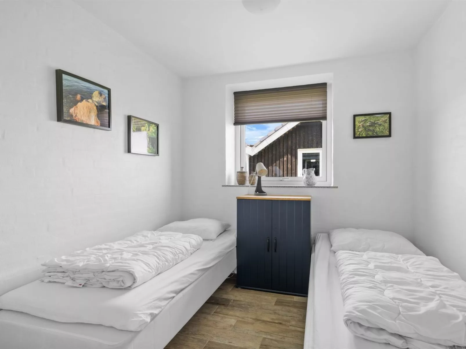 "Ung" - 460m from the sea-Inside