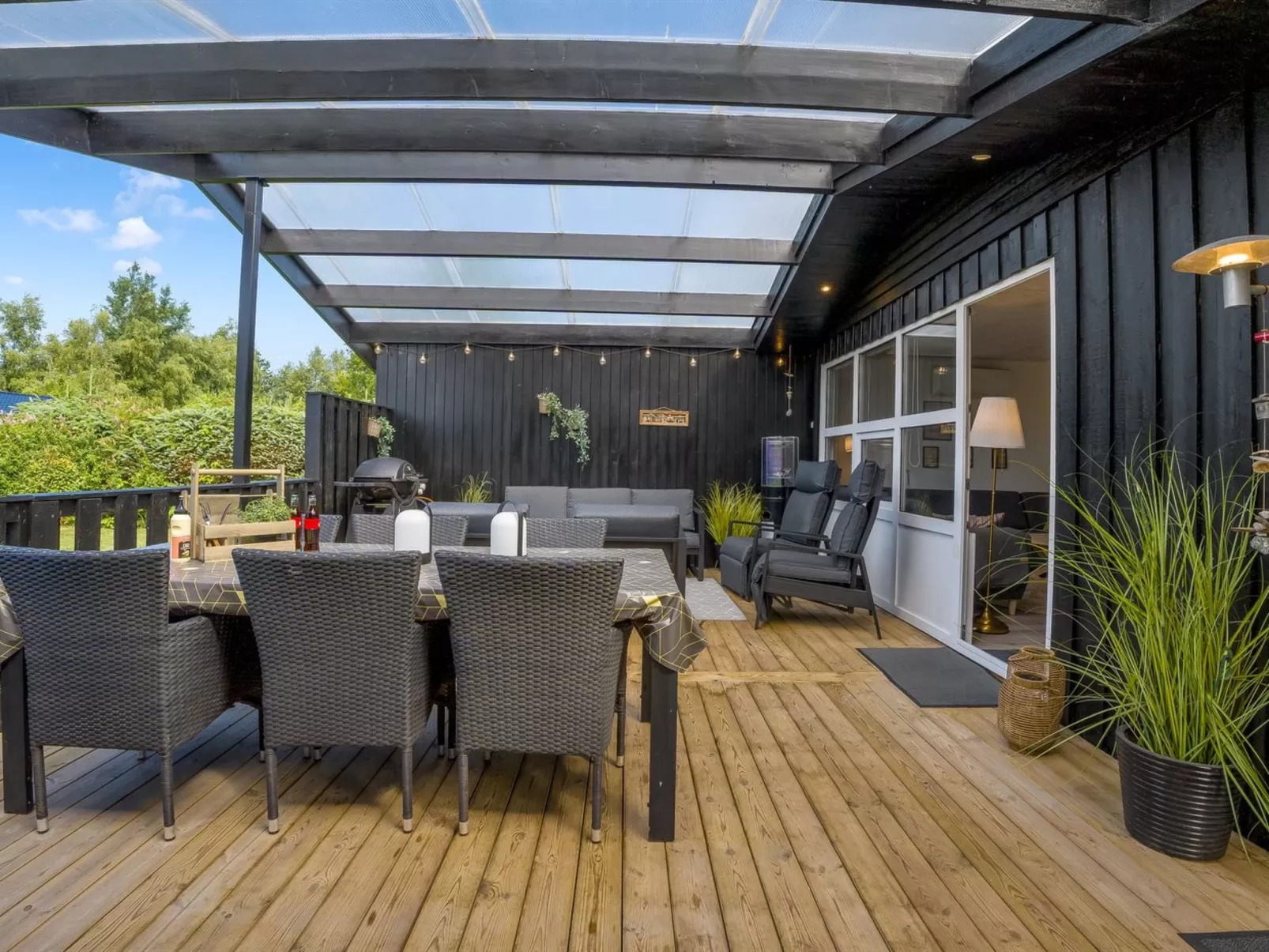 "Elske" -  from the sea-Outside