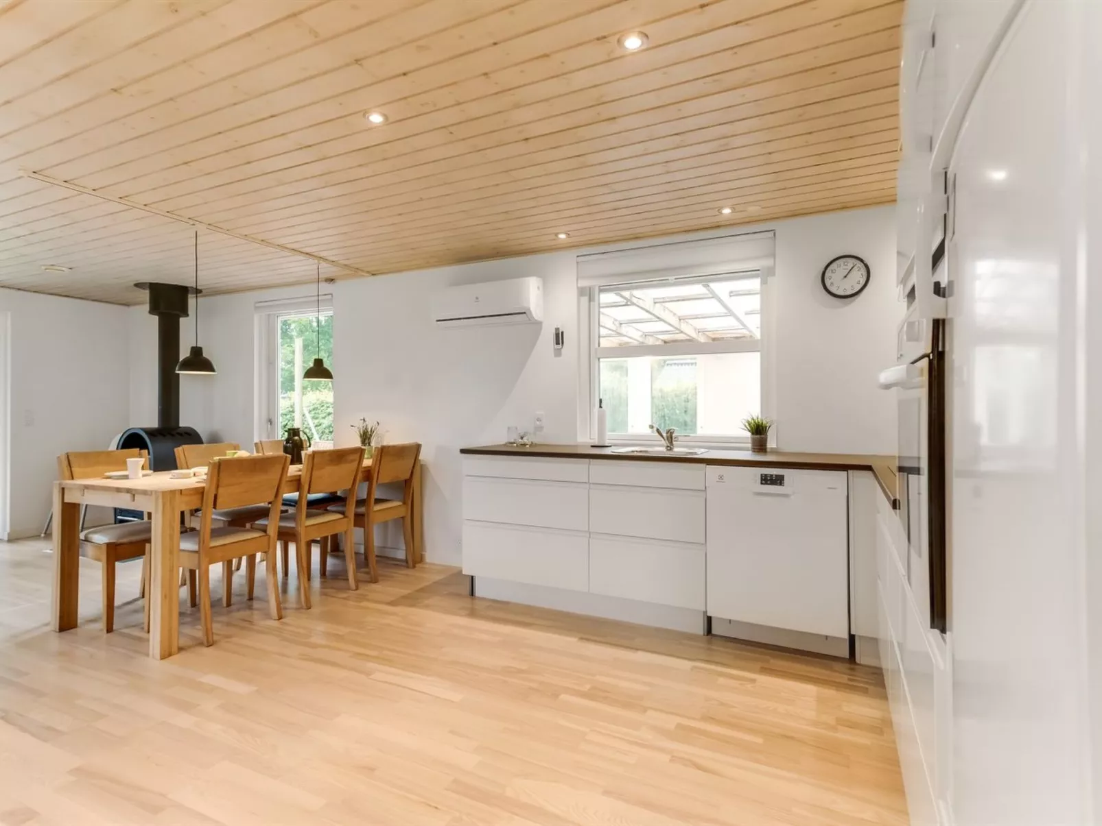 "Alica" -  from the sea-Dedans