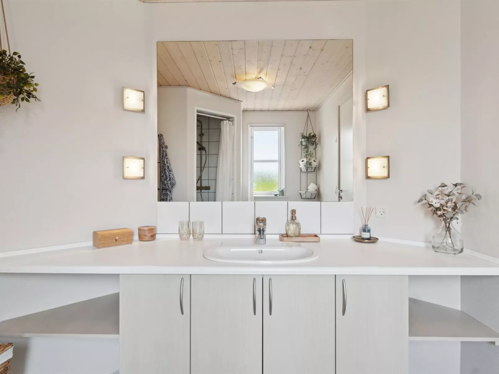 "Mariam" - 100m from the sea-Inside