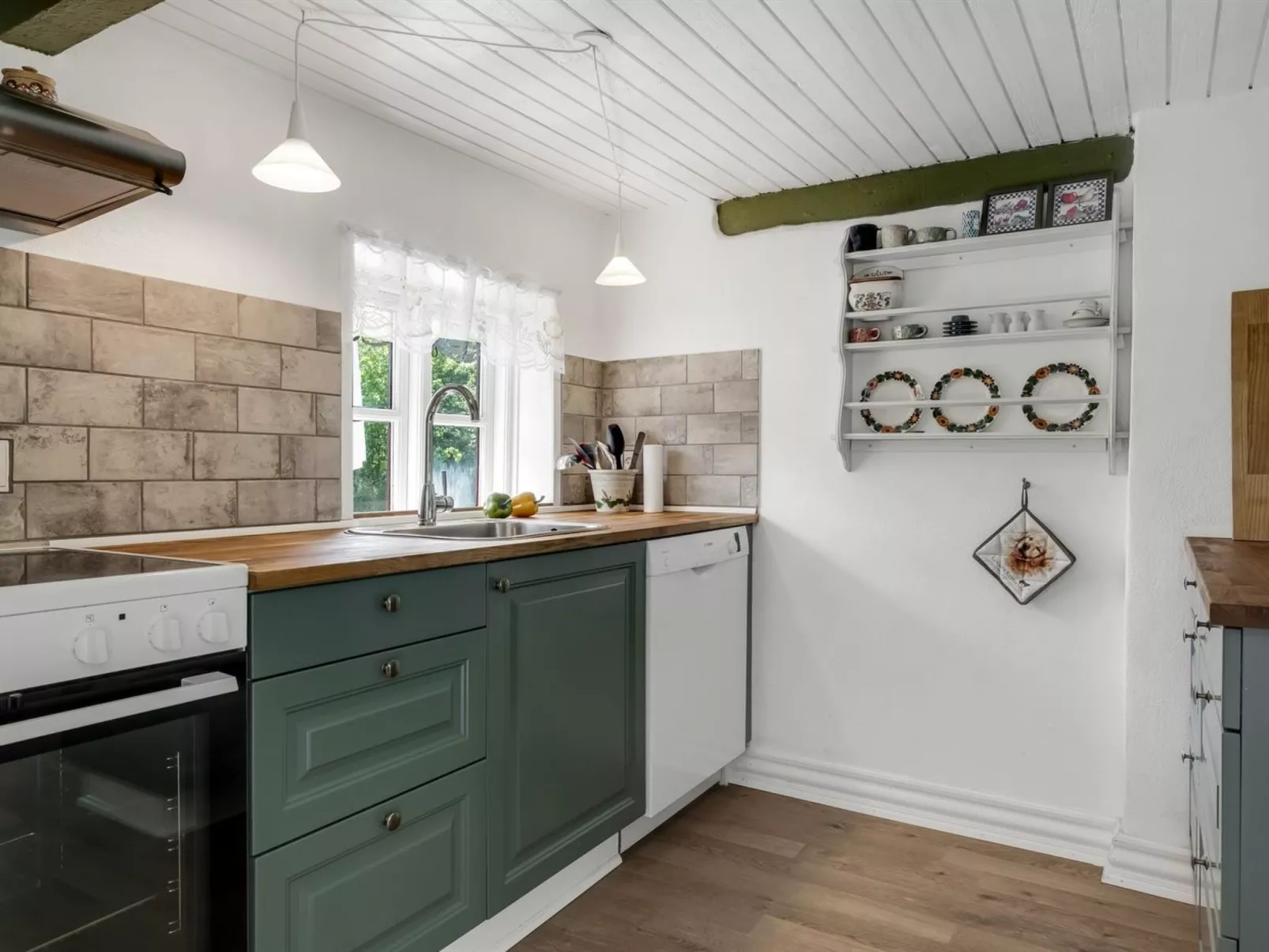 "Aatos" - 2km from the sea-Inside