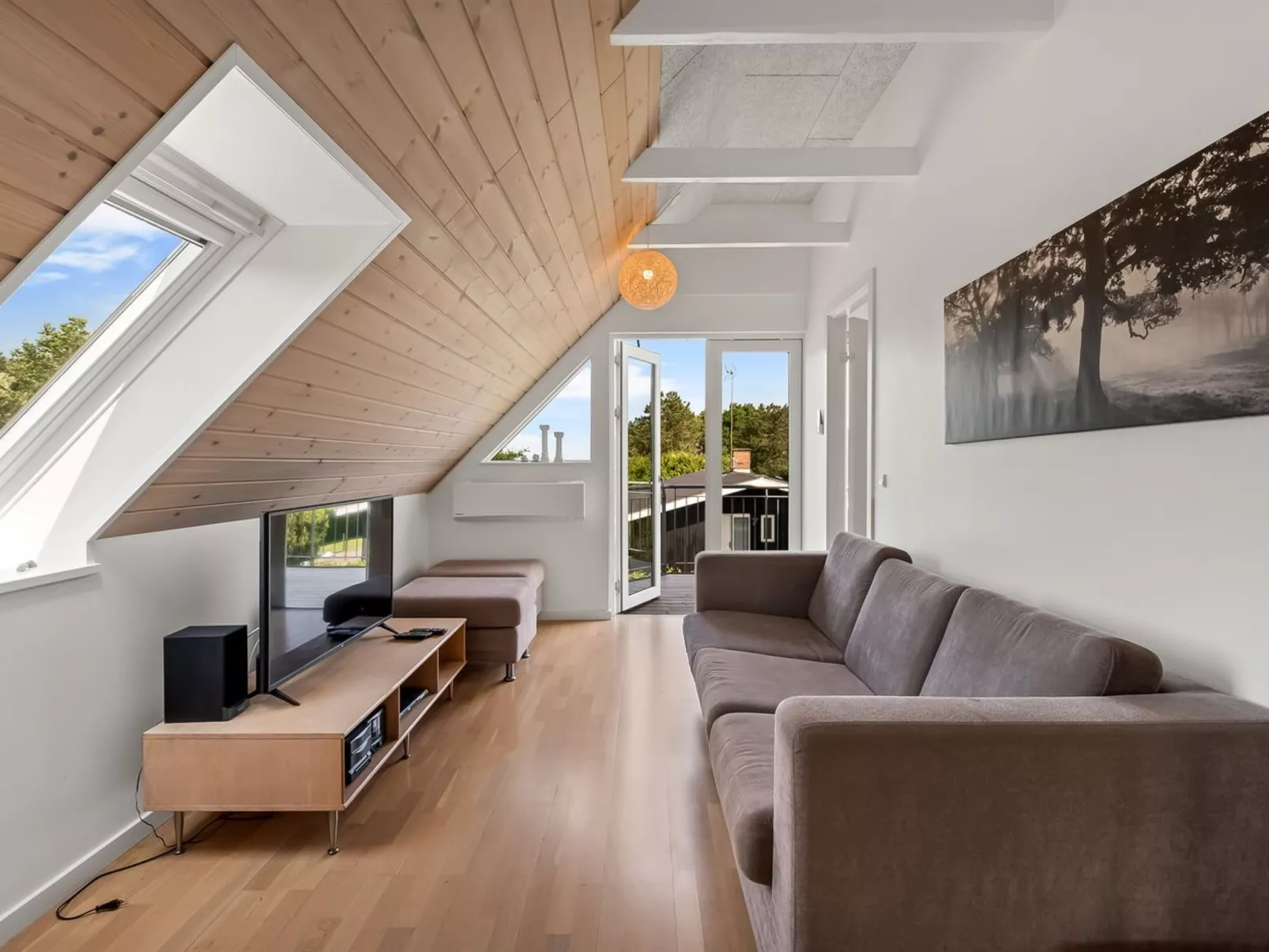 "Hekla" - 150m from the sea-Inside