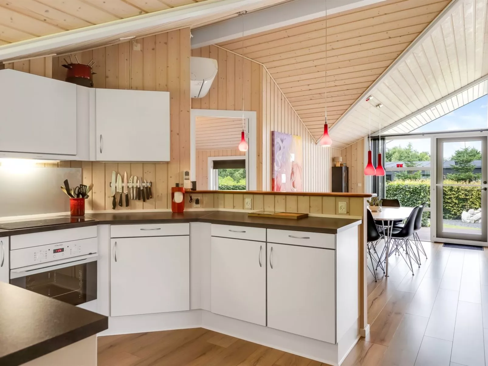 "Naimi" - 30km from the sea-Inside