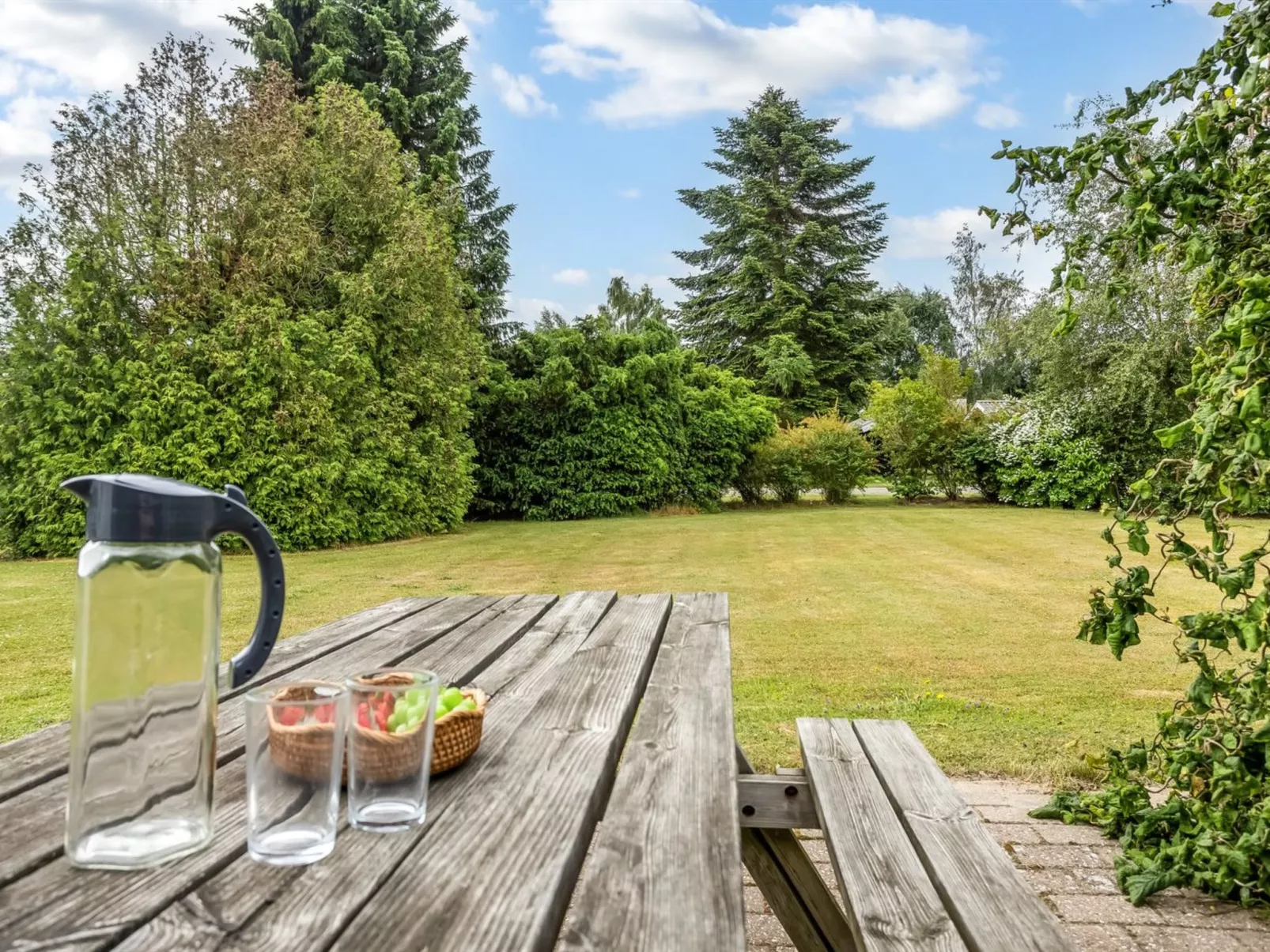 "Ognen" - 800m from the sea-Draußen